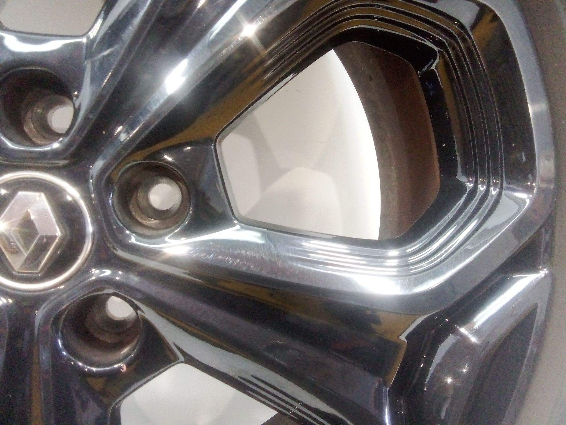 llanta_aluminio_403005301r_rs0046_225_45zr1996w_renault_kadjar_ha_hl_1_3_tce_140