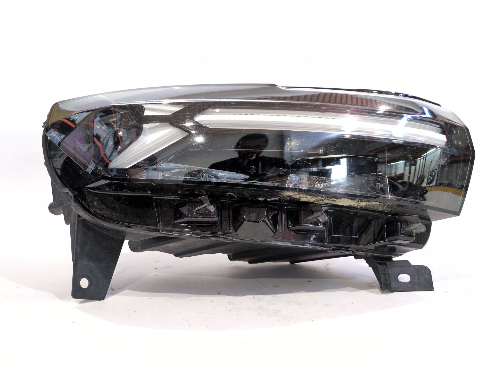 faro_derecho_260107725r_dacia_duster_pym_pyn_1_2_eco_g_120_90kw_122cv_1199cc