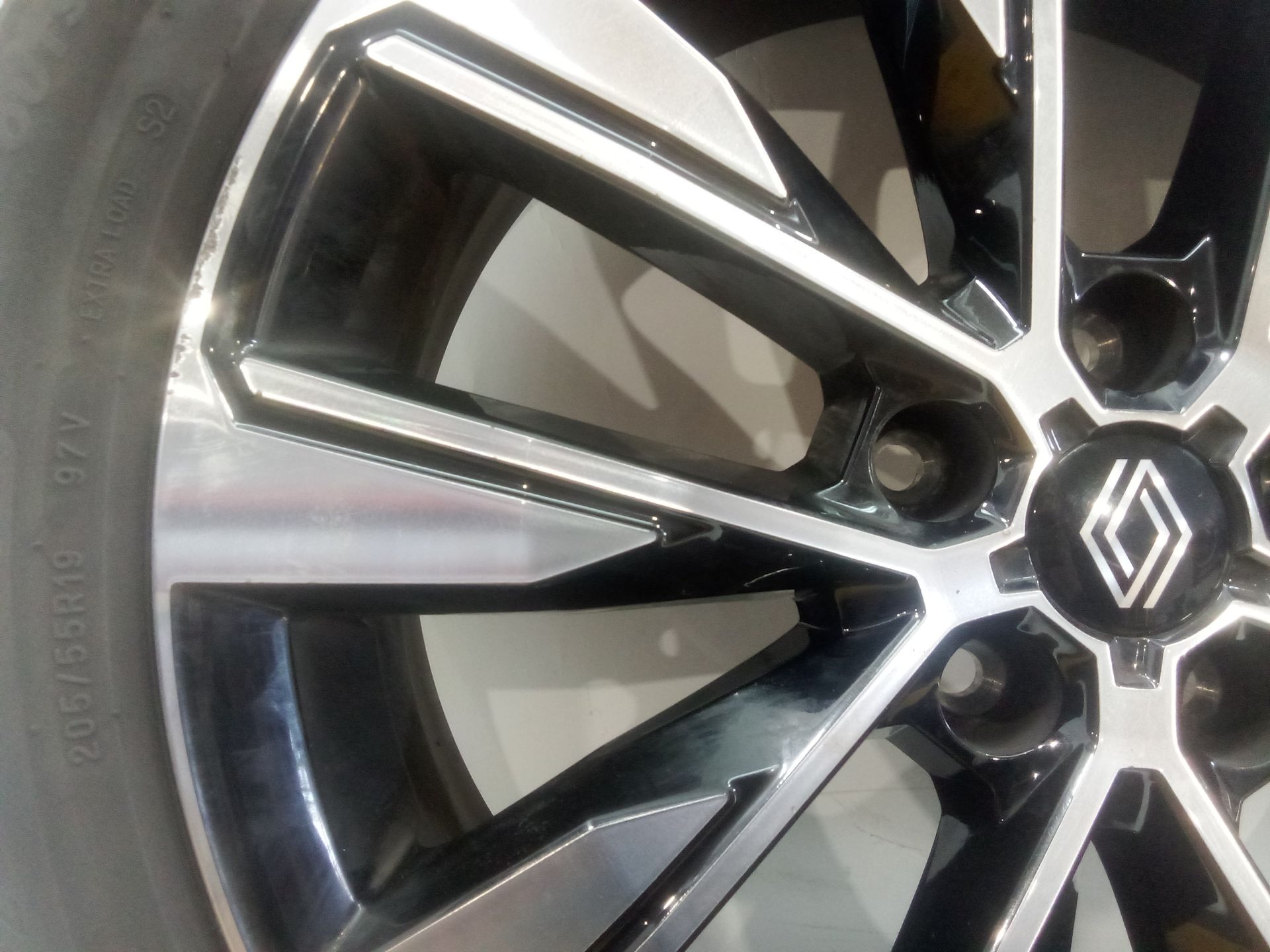 llanta_aluminio_403004862r_00818c05_205_55r1997v_renault_austral_e_tech_200_hybrid