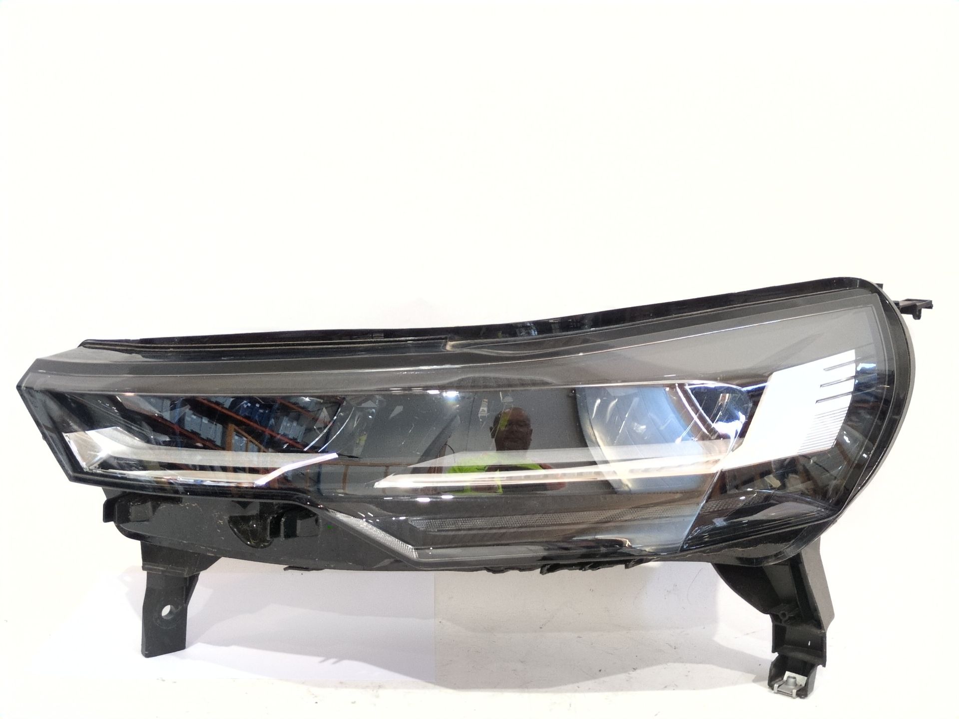 FARO IZQUIERDO RENAULT CAPTUR II (HF_) TCE 140 (HFN0) - 260606466r
