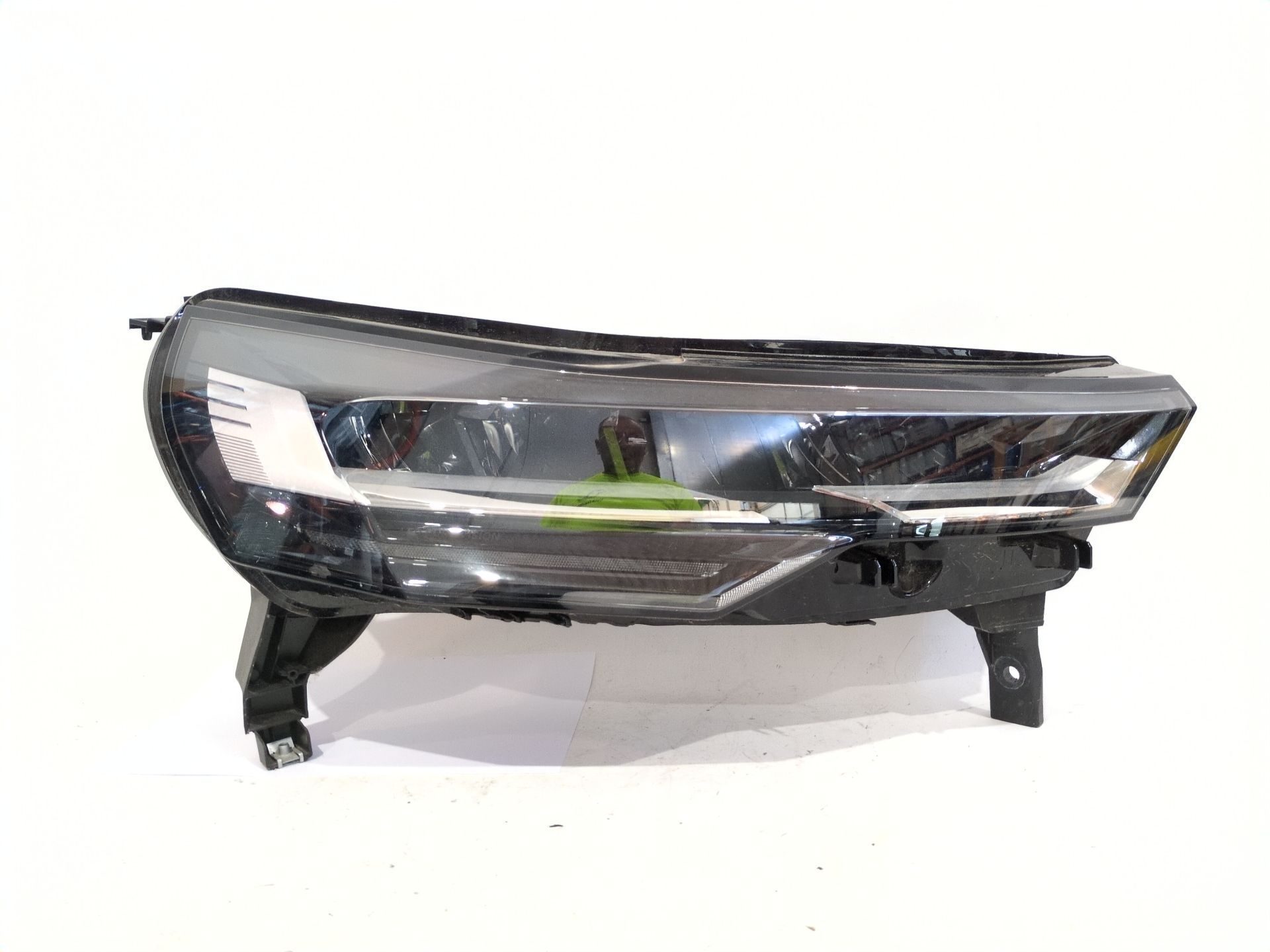 FARO DERECHO RENAULT CAPTUR II (HF_) TCE 140 (HFN0) - 260107674r