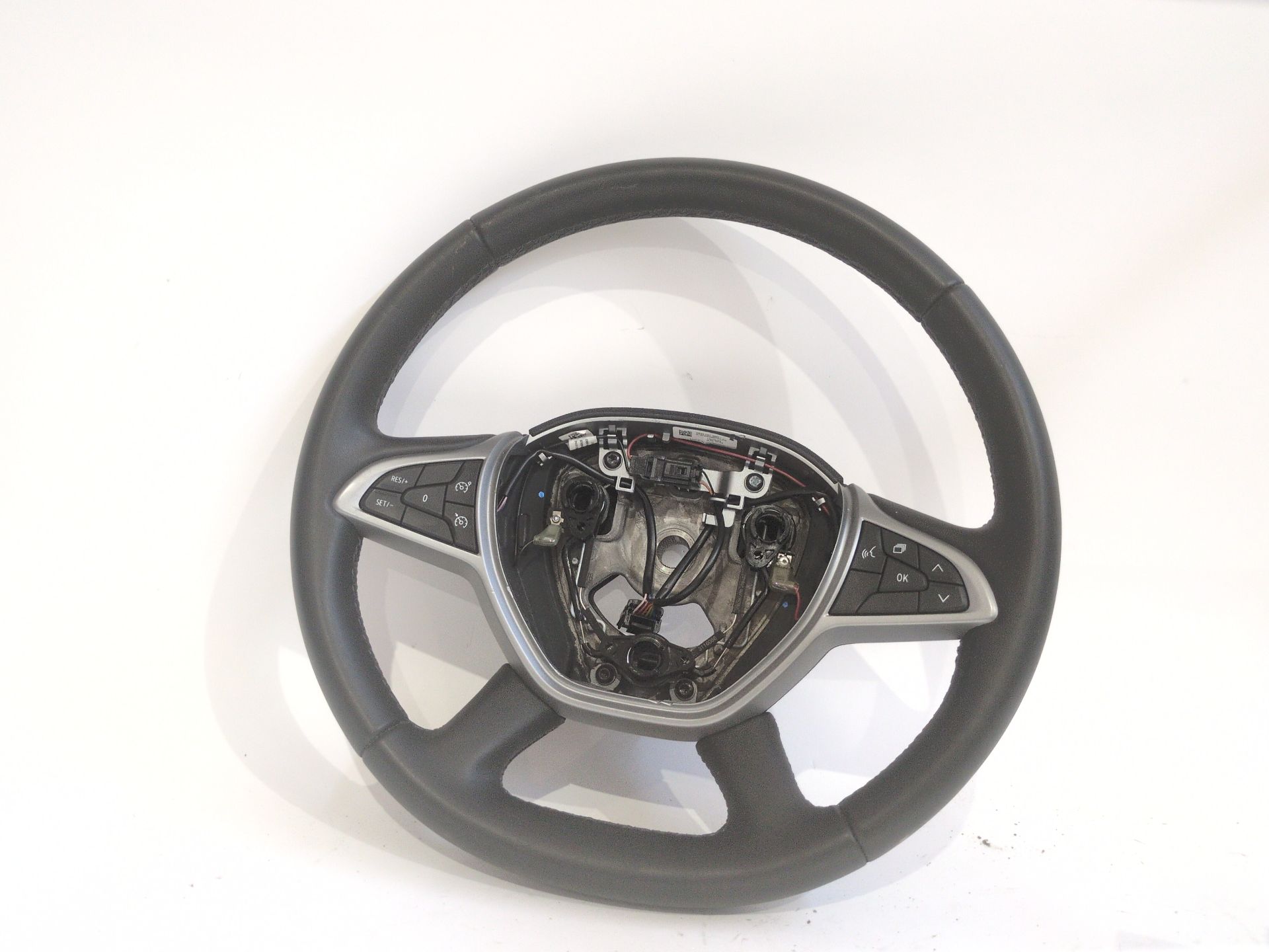VOLANTE DACIA SANDERO III 1.0 TCE 110 - 484006199r