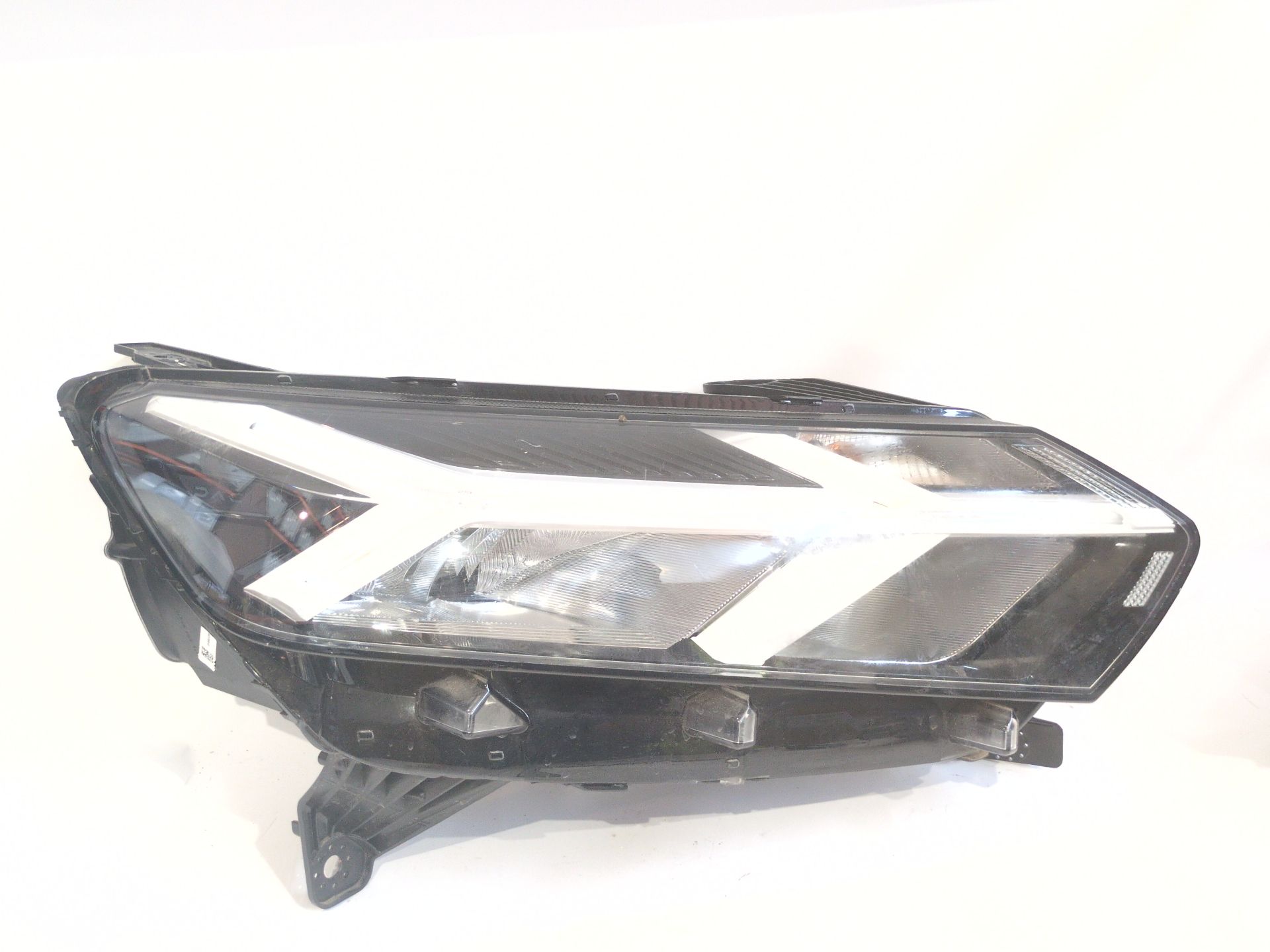 FARO DERECHO DACIA SANDERO III 1.0 TCE 110 - 260107920r