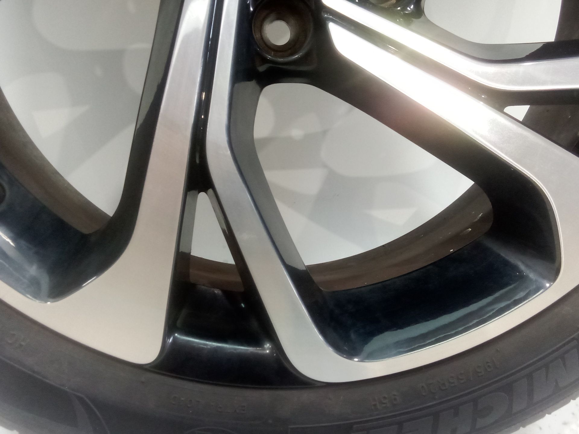 llanta_aluminio_403000578r_ais17mg03_195_55r2095h_renault_grand_scenic_iv_r9_1_3_tce_140