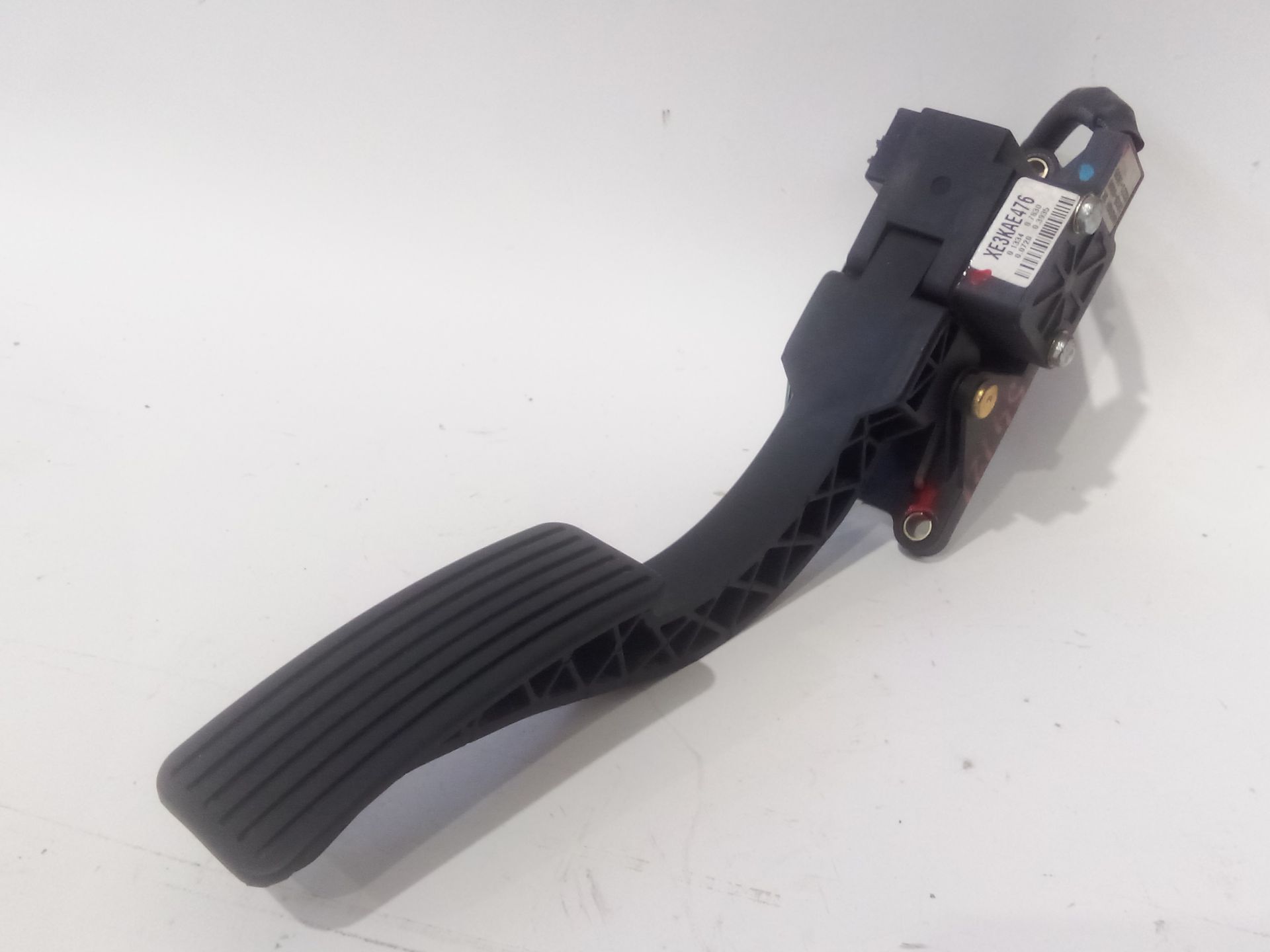 potenciometro_pedal_10290006_02211935_xe3k_476_kia_sorento_i_jc_2_5_crdi