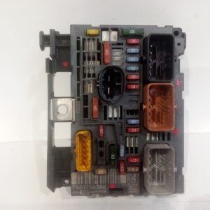 caja_reles_fusibles_9664706280_citr_n_c4_i_lc_1_6_hdi