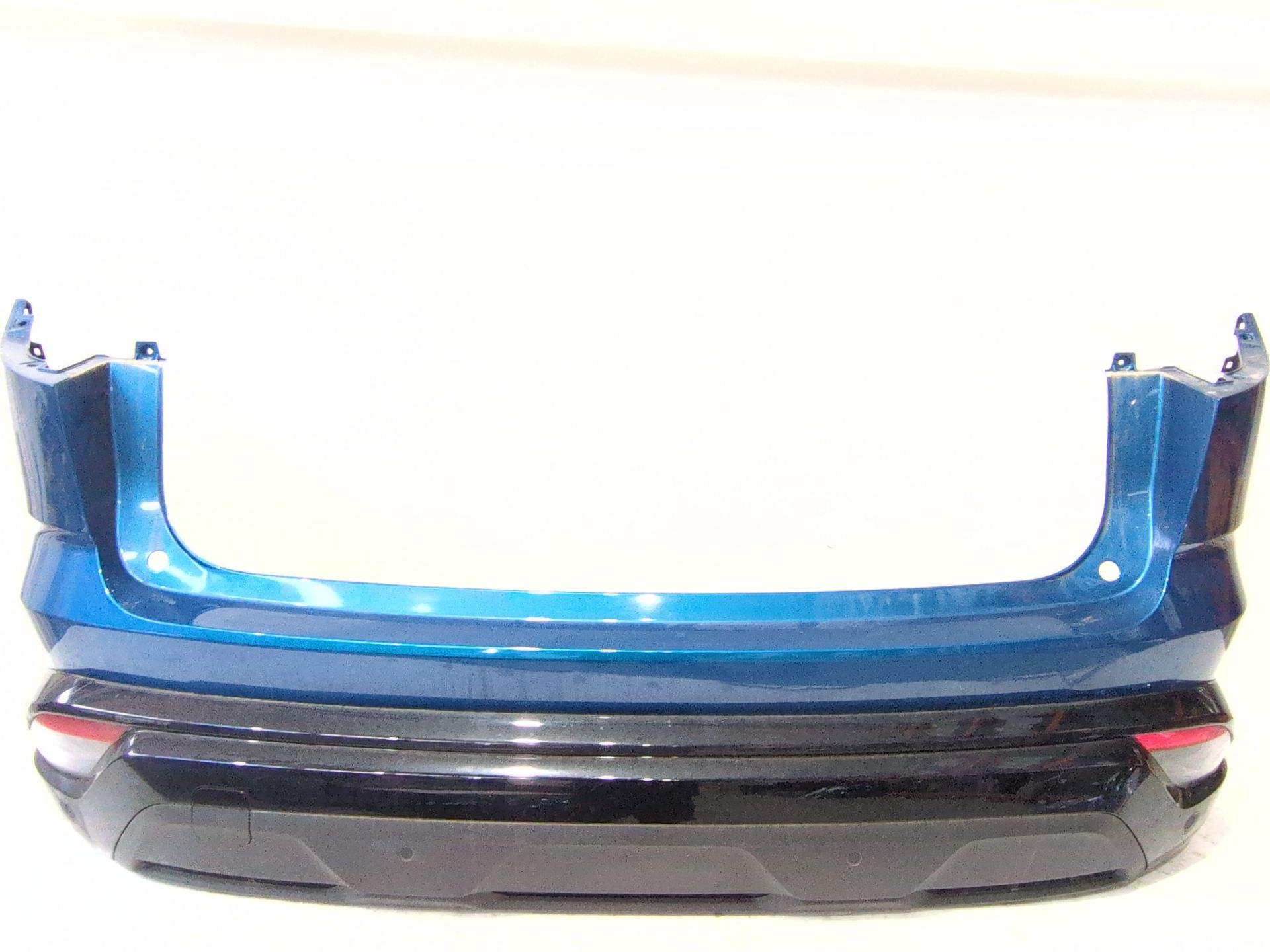 PARAGOLPES TRASERO RENAULT AUSTRAL TCE 140