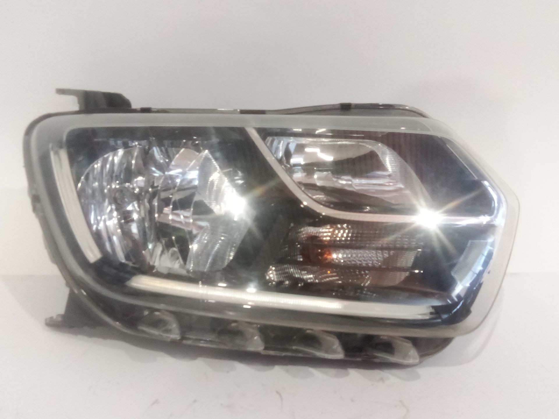 FARO DERECHO DACIA DUSTER (HM_) 1.3 TCE 150 4X4 (HMM3) - 260101133r