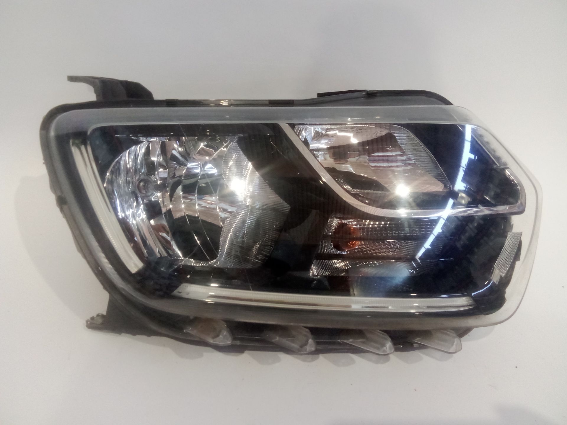 FARO DERECHO DACIA DUSTER (HM_) 1.3 TCE 150 (HMM3) - 260101133r
