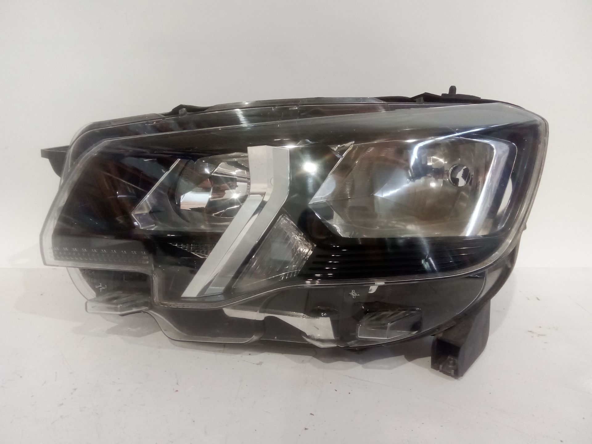 FARO IZQUIERDO PEUGEOT PARTNER FURGONETA/MONOVOLUMEN (K9) 1.2 PURETECH 110