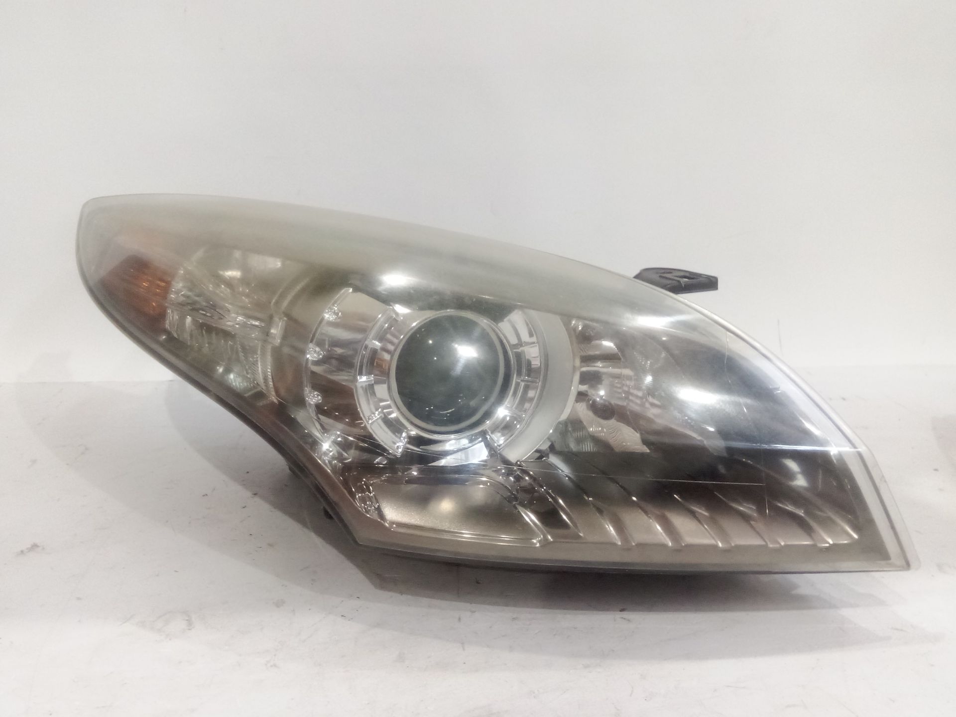 FARO DERECHO RENAULT MEGANE III HATCHBACK (BZ0/1_ B3_) 1.9 DCI (BZ0N BZ0J) - 260100021R