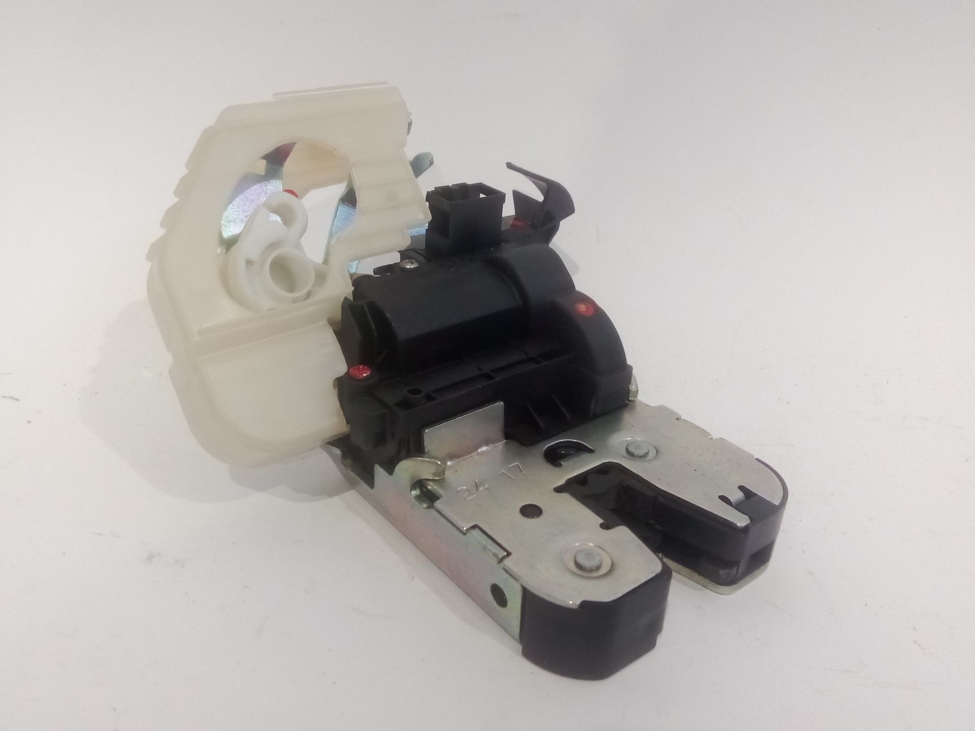 CERRADURA MALETERO / PORTON VOLKSWAGEN PASSAT B8 (3G2 CB2) 1.4 TSI - 3G0827503C