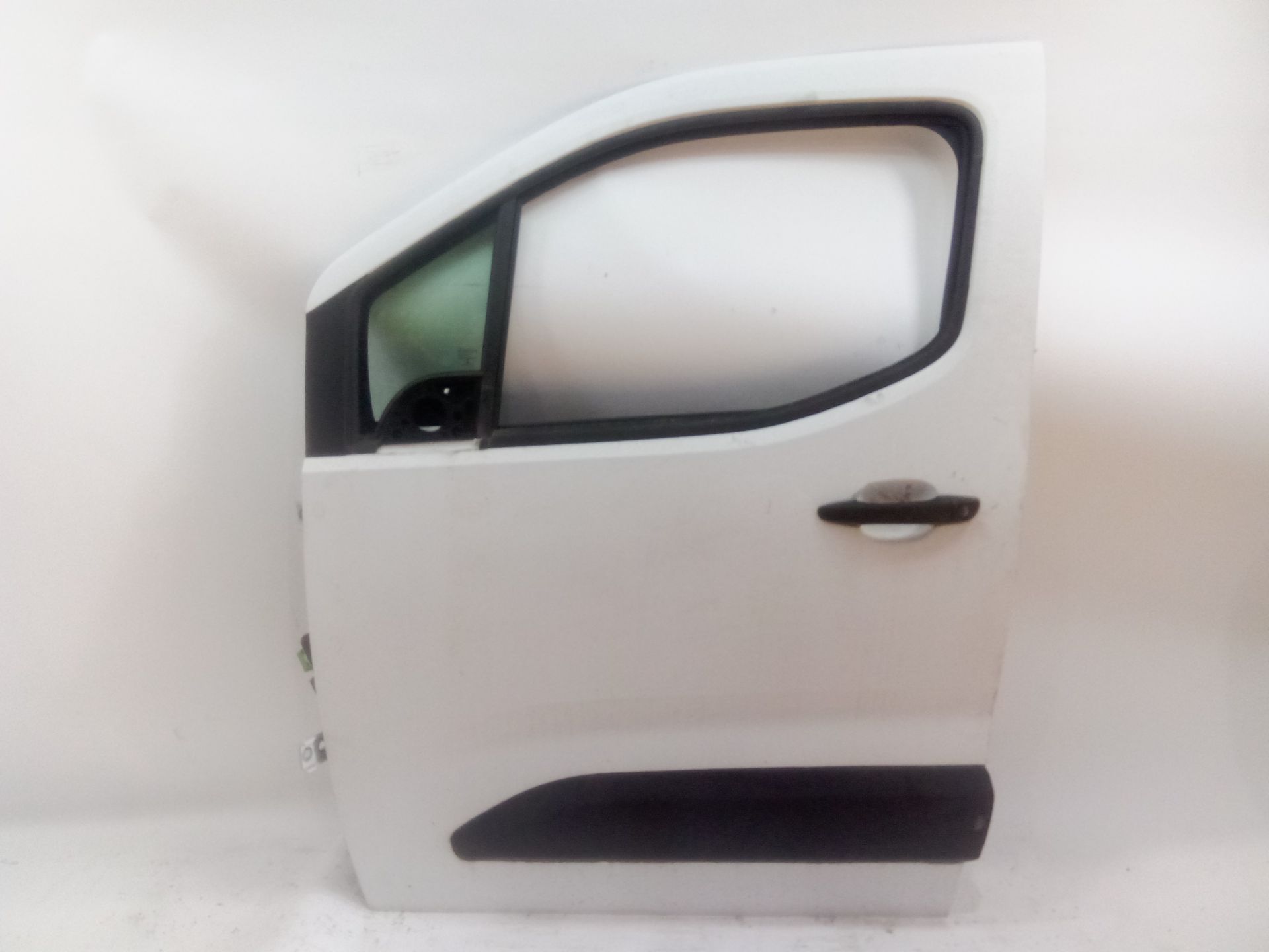 PUERTA DELANTERA IZQUIERDA CITROËN BERLINGO (ER_ EC_) 1.5 BLUEHDI 130 (ECYHZJ ECYHZR) - 9817000980