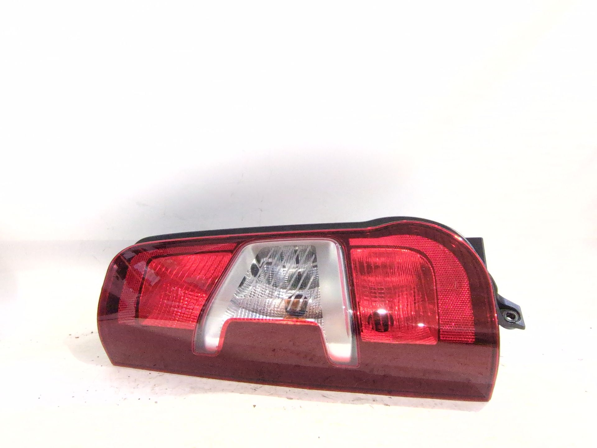 PILOTO TRASERO IZQUIERDO PEUGEOT PARTNER FURGONETA/MONOVOLUMEN (K9) 1.5 BLUEHDI 130 - 9819235880