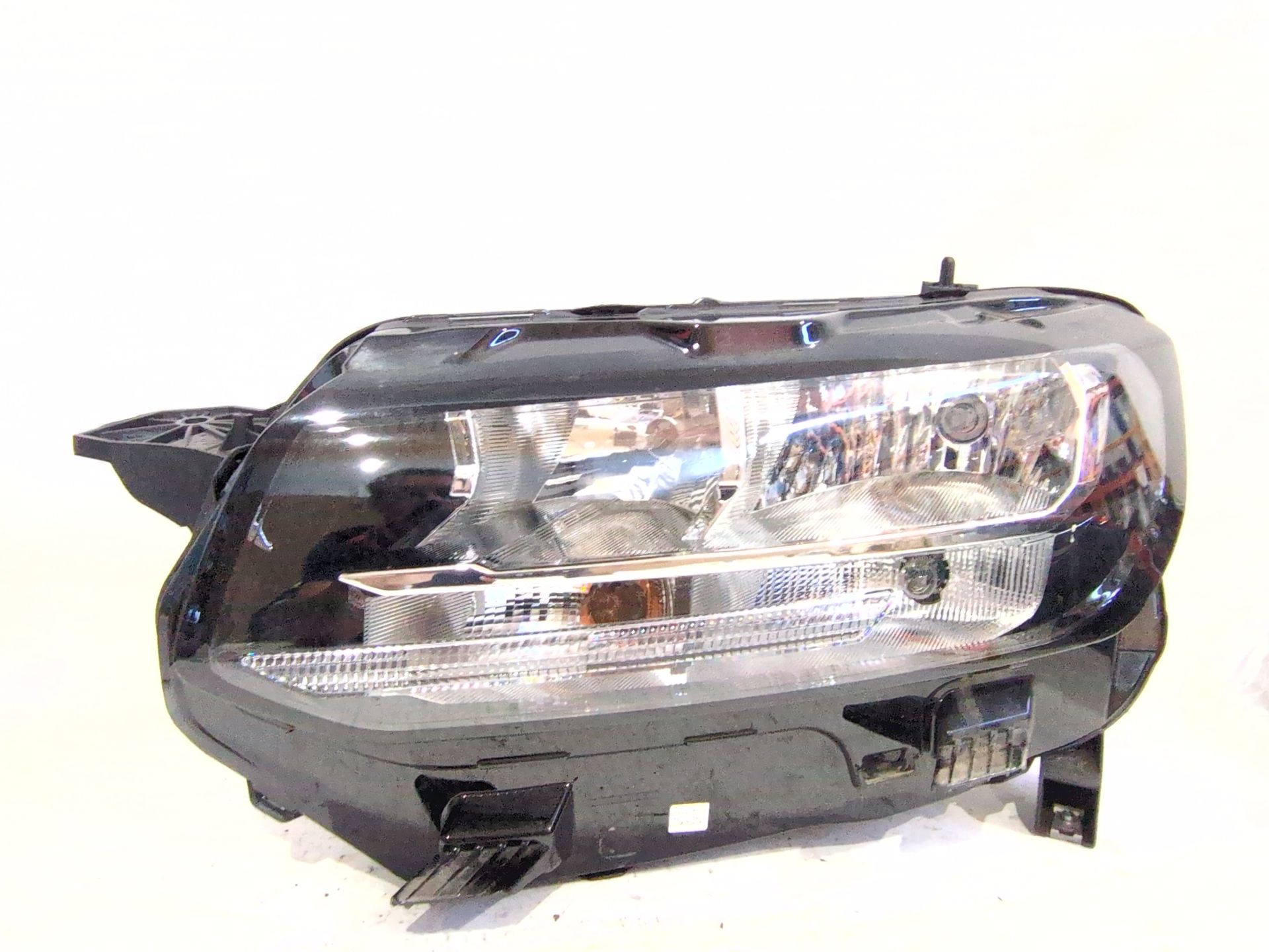 FARO IZQUIERDO PEUGEOT PARTNER FURGONETA/MONOVOLUMEN (K9) 1.5 BLUEHDI 130 - 9854041380