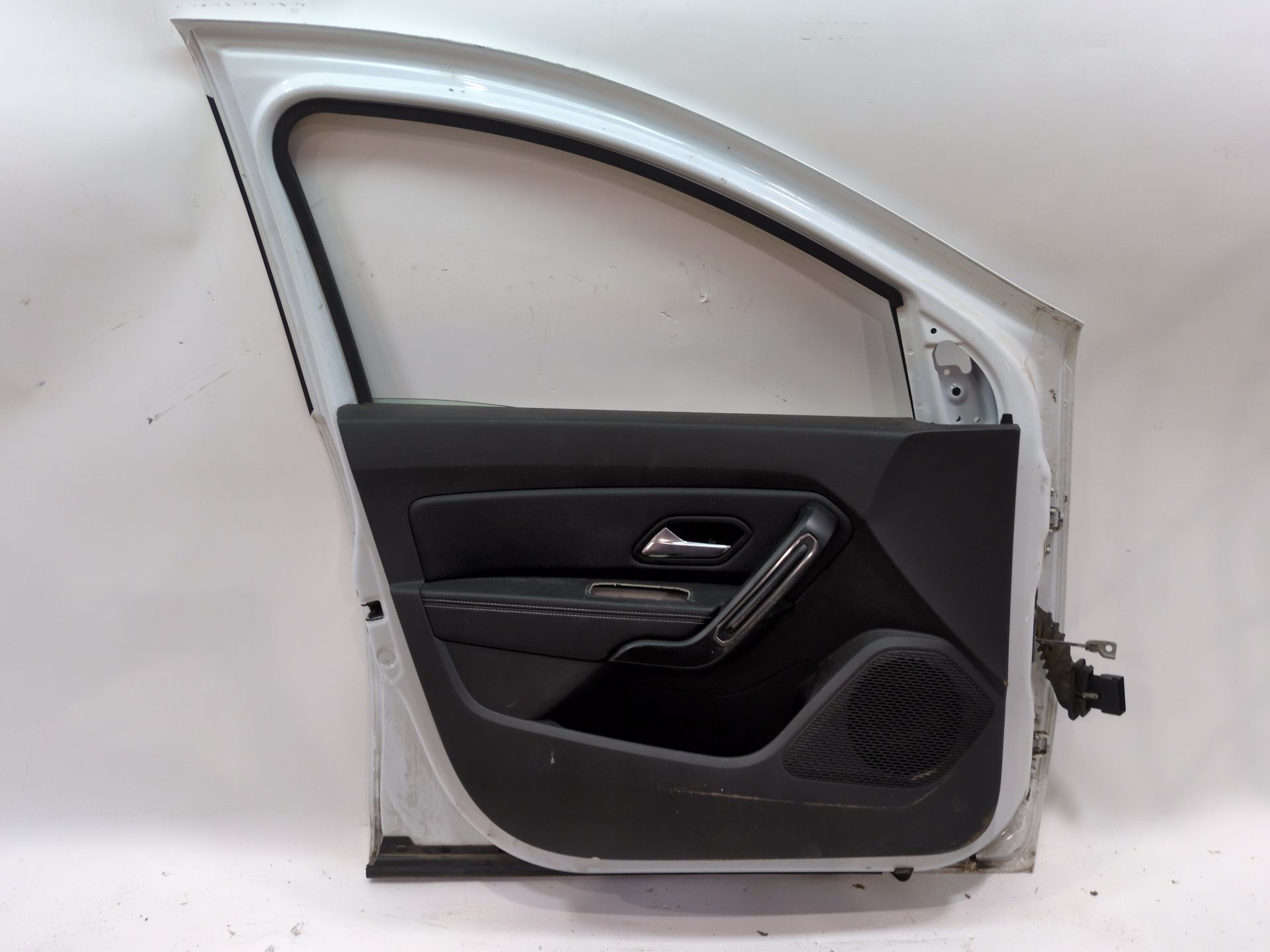 puerta_delantera_izquierda_801019736r_dacia_duster_hm_1_3_tce_150_hmm3