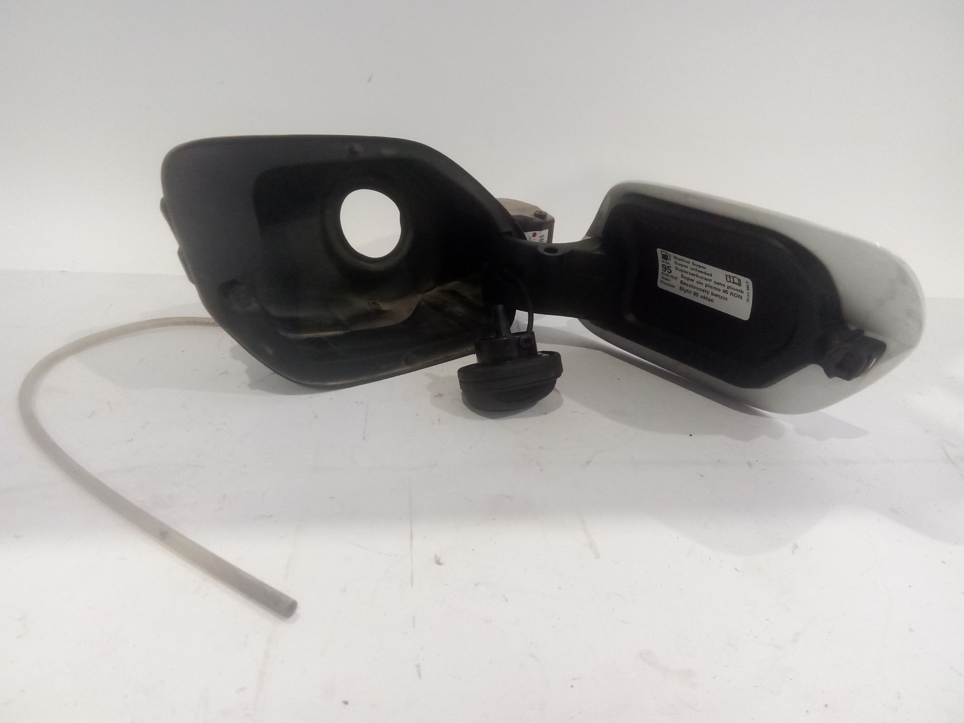 tapa_exterior_combustible_3g5809857c_volkswagen_passat_b8_3g2_cb2_1_4_tsi