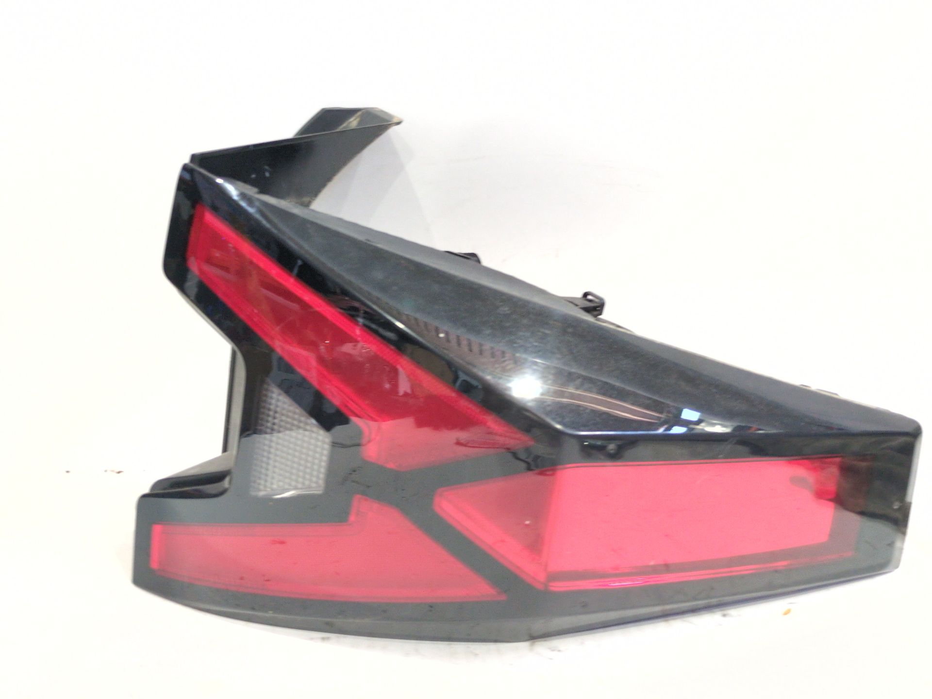 PILOTO TRASERO DERECHO DACIA DUSTER (PYM_ PYN_) 1.2 TCE 130 - 265505416R
