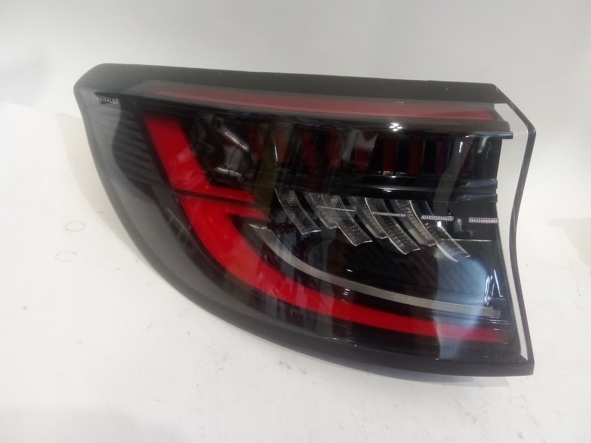 PILOTO TRASERO IZQUIERDO EXTERIOR RENAULT AUSTRAL TCE 140 - 265556446r