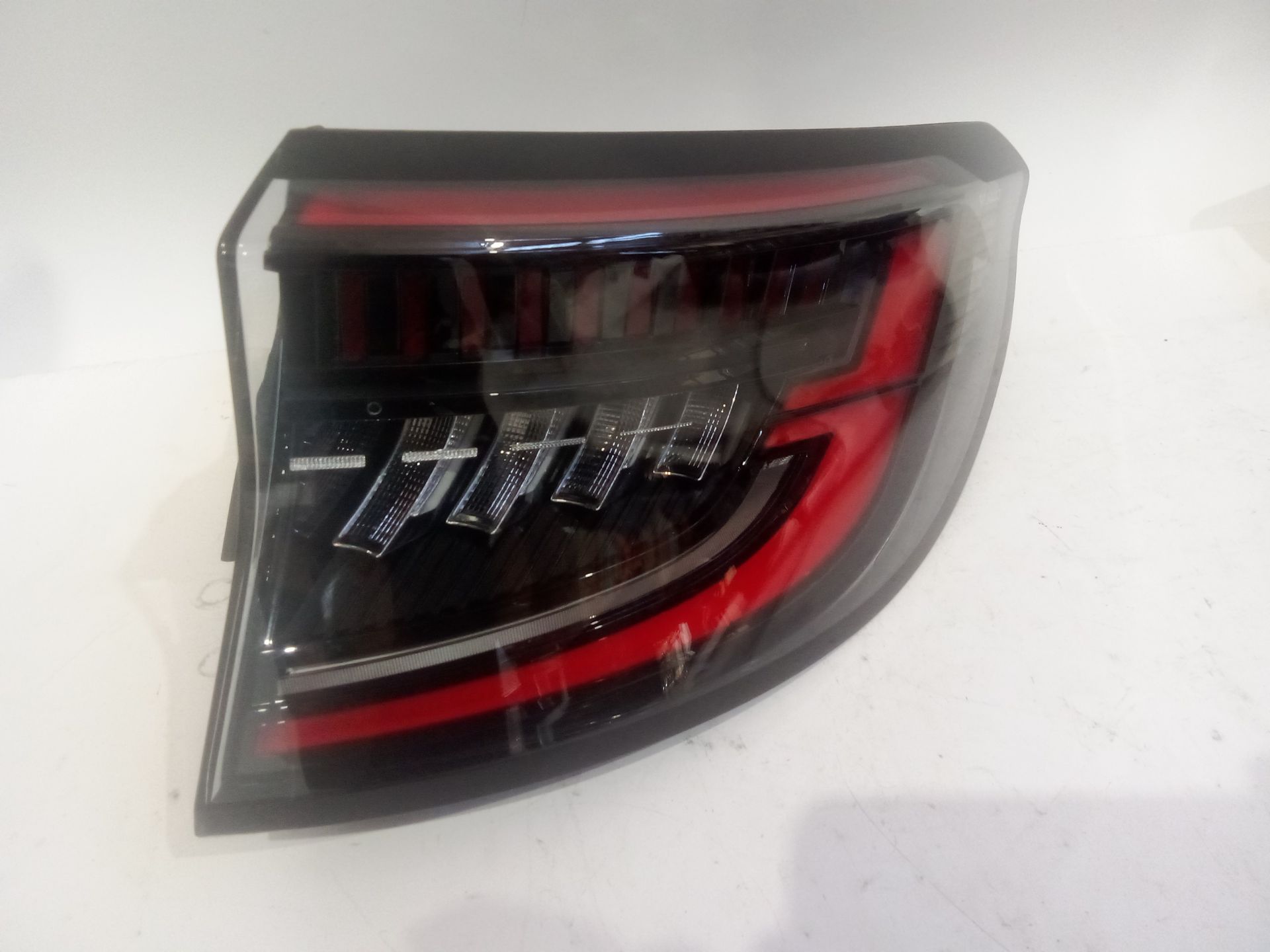 PILOTO TRASERO DERECHO EXTERIOR RENAULT AUSTRAL TCE 140 - 265502610r