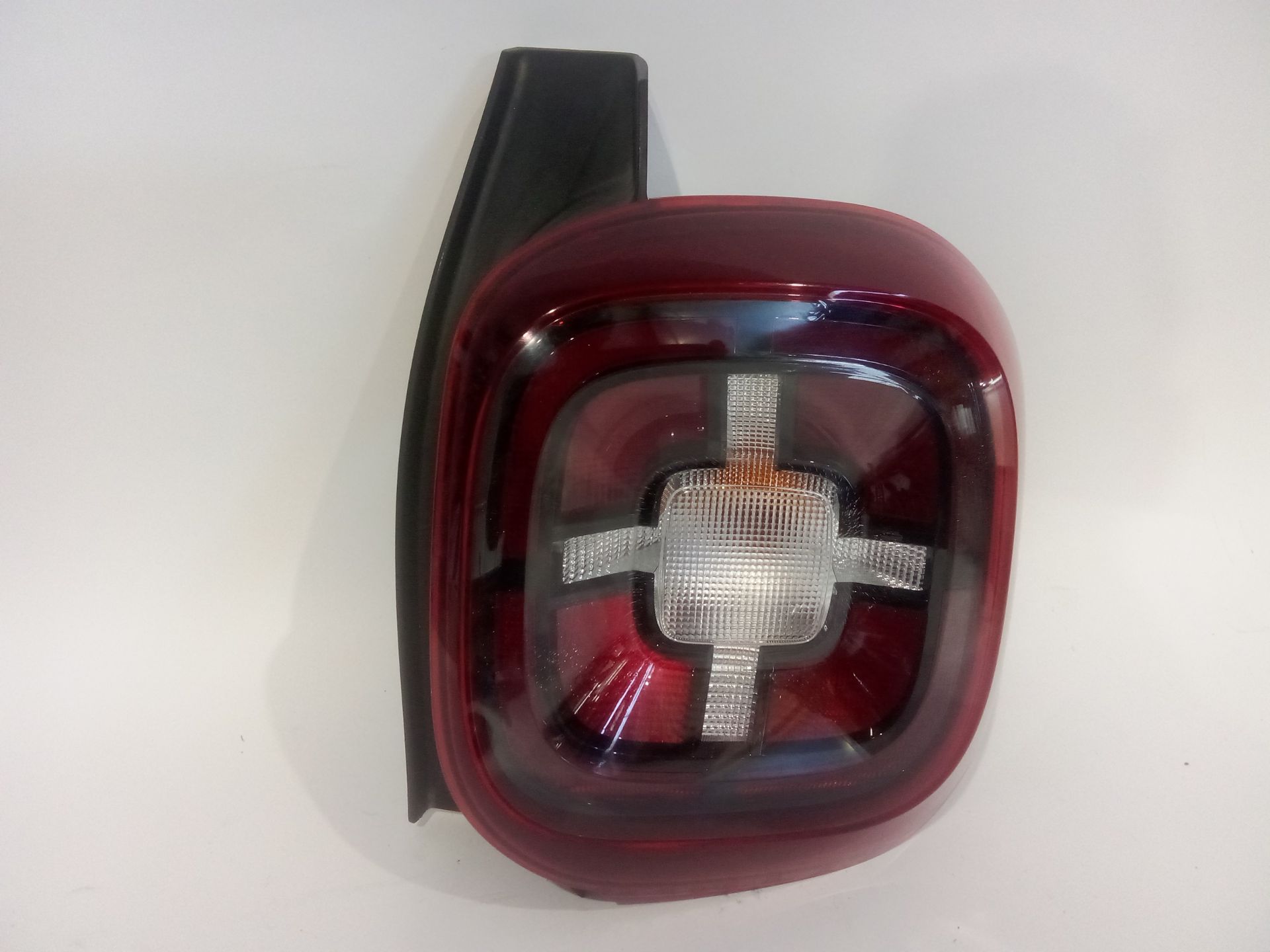 PILOTO TRASERO DERECHO DACIA DUSTER (HM_) 1.3 TCE 150 (HMM3) - 265503601r