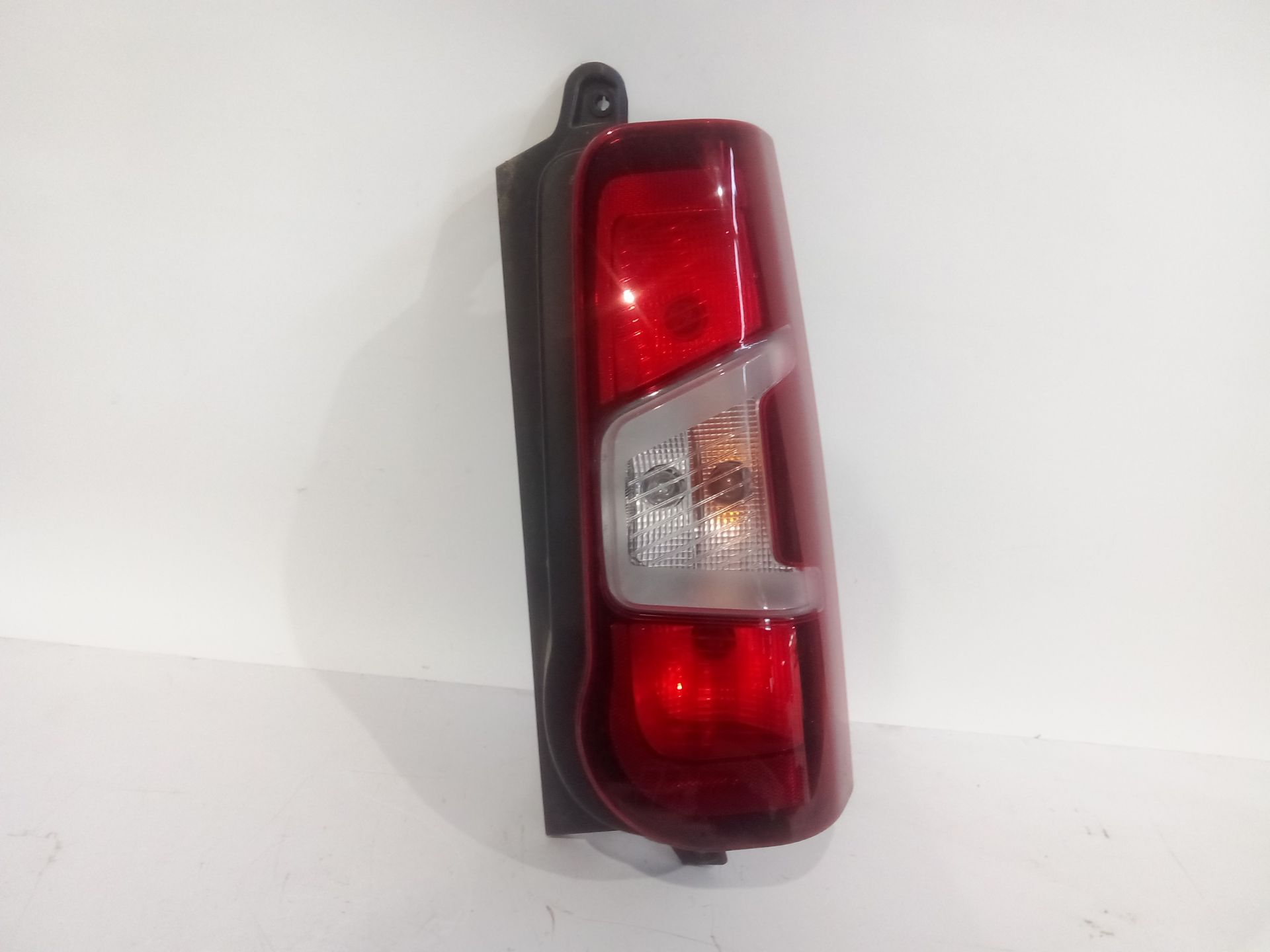PILOTO TRASERO DERECHO PEUGEOT PARTNER FURGONETA/MONOVOLUMEN (K9) 1.2 PURETECH 110 - 9820554880