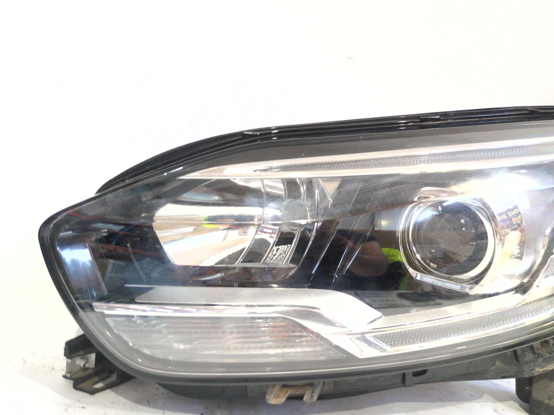 faro_izquierdo_260607230r_renault_scenic_iv_j9_1_3_tce_140
