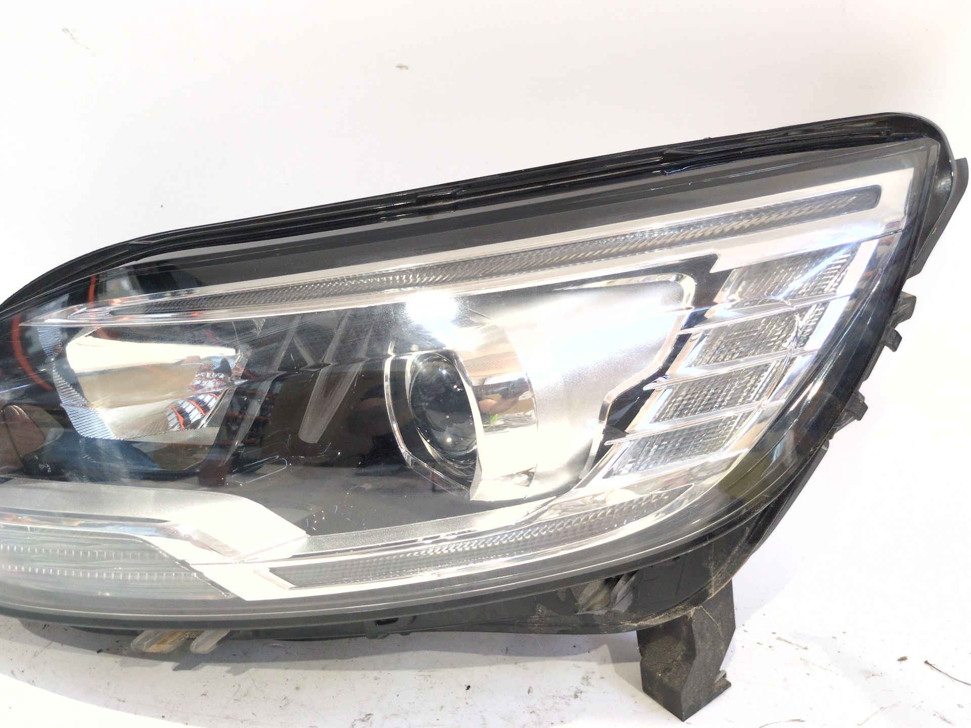 faro_izquierdo_260607230r_renault_scenic_iv_j9_1_3_tce_140