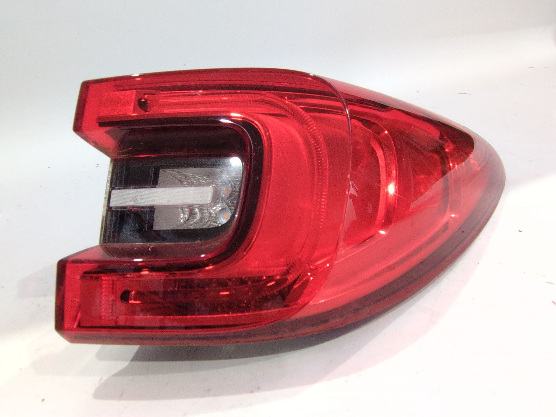 PILOTO TRASERO DERECHO EXTERIOR RENAULT KADJAR (HA_ HL_) 1.5 BLUE DCI 115 - 265504776R