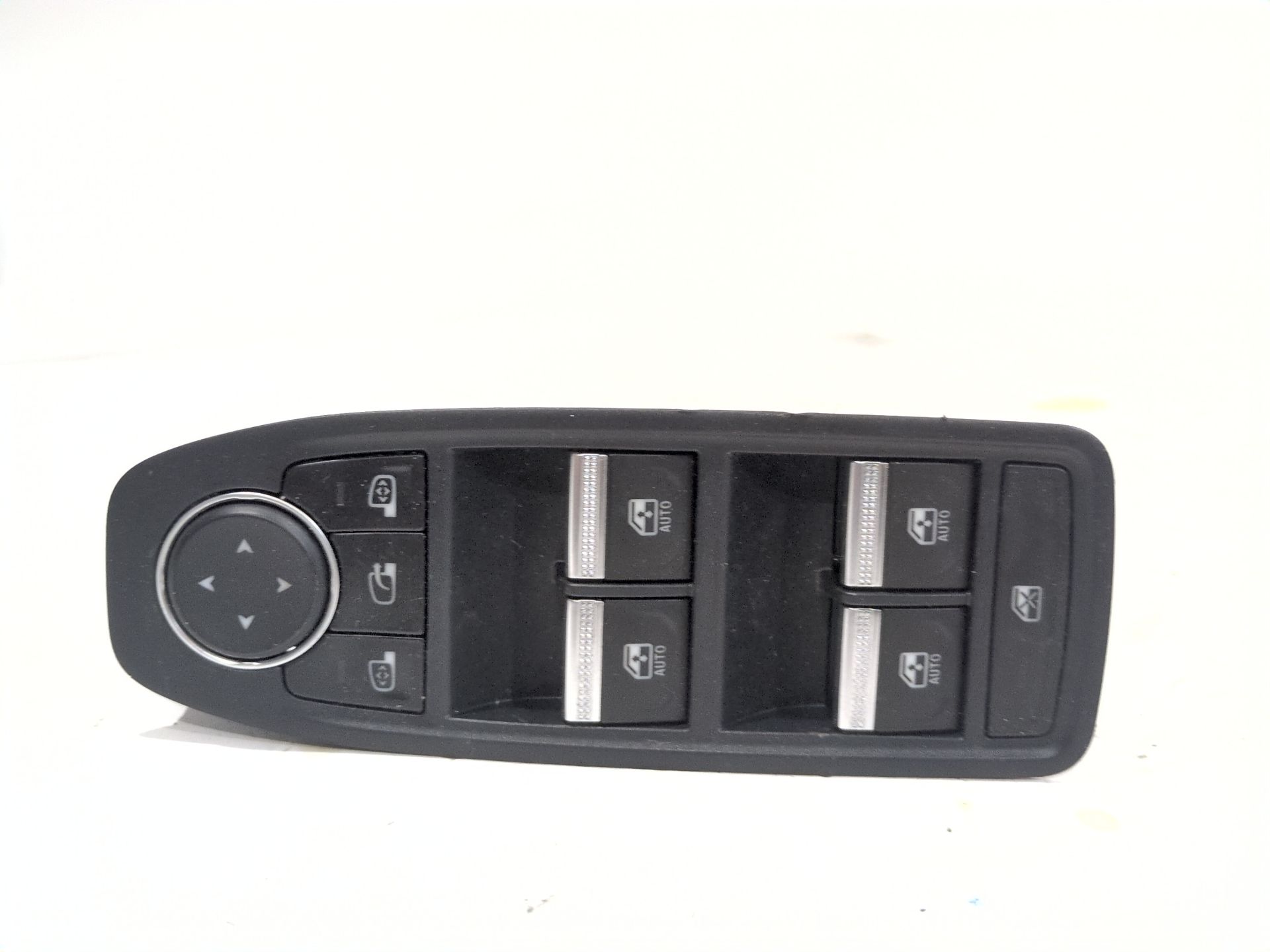 MANDO ELEVALUNAS DELANTERO IZQUIERDO RENAULT CLIO V (B7_) 1.5 BLUE DCI 100 (B7AD)