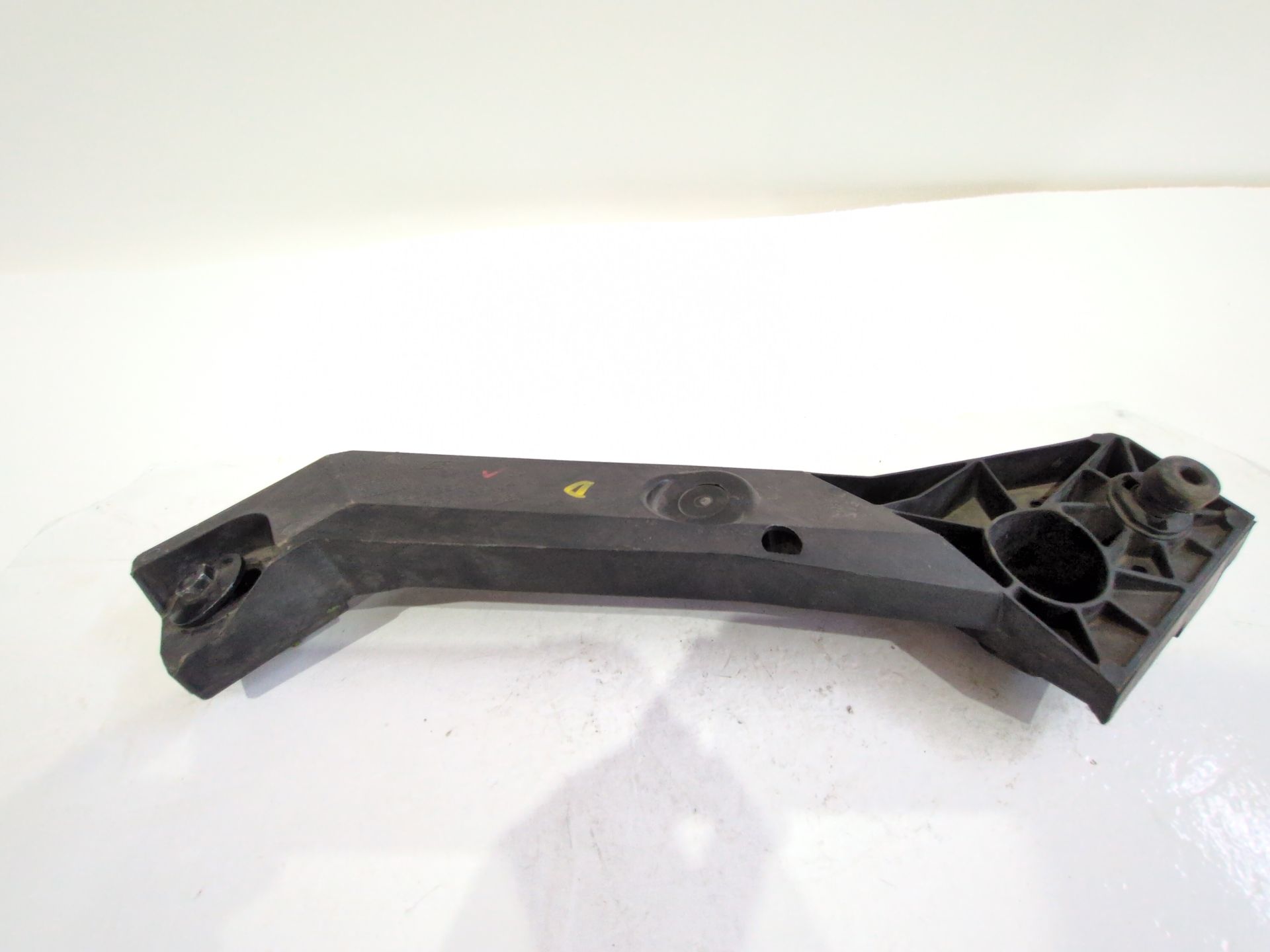 SOPORTE PARAGOLPES DELANTERO DERECHO OPEL VIVARO B FURGONETA (X82) 1.6 CDTI (05) - 93868911