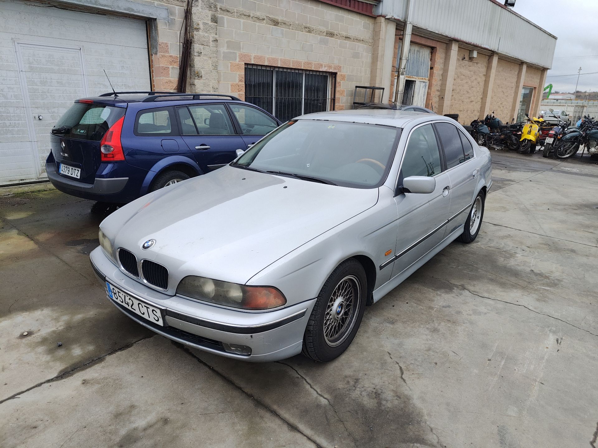 BMW 5 (E39)