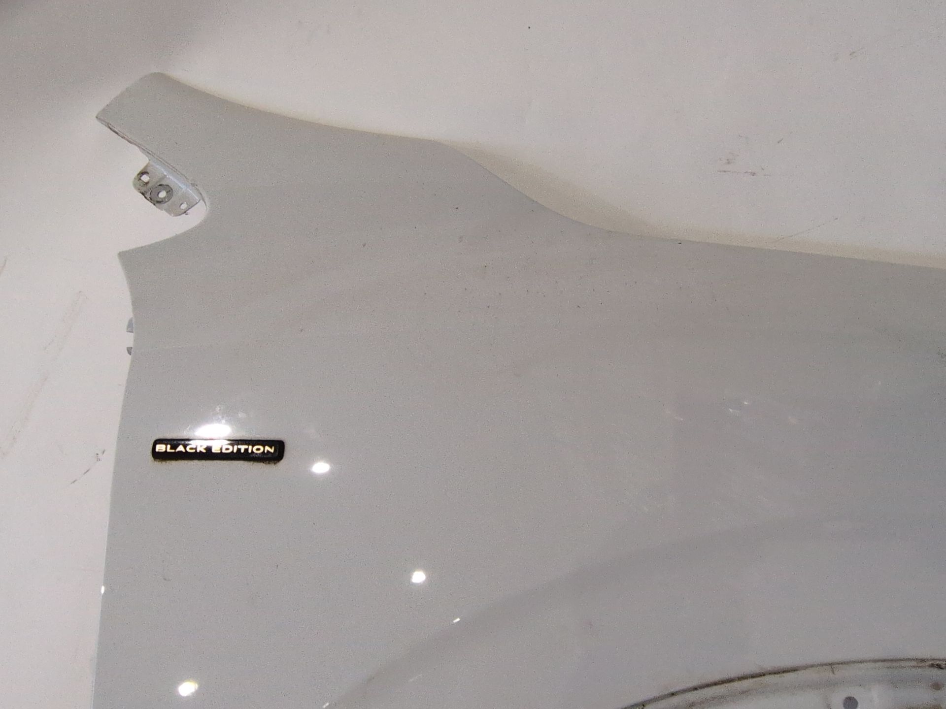aleta_delantera_derecha_631006635r_ice_white_bc_ov369_renault_kadjar_ha_hl_1_5_blue_dci_115