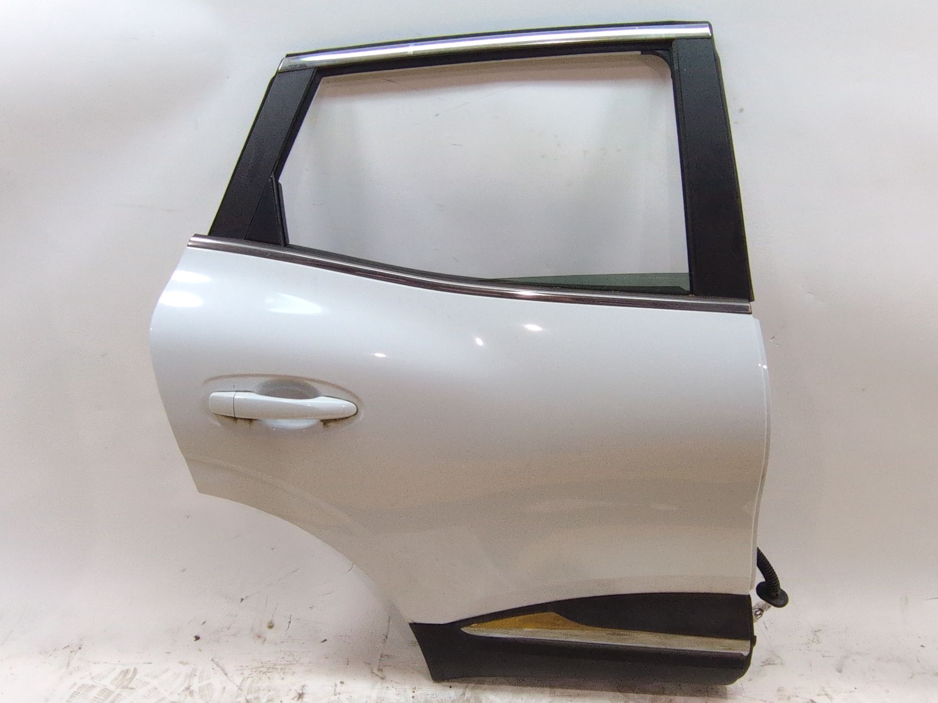 PUERTA TRASERA DERECHA RENAULT KADJAR (HA_ HL_) 1.5 BLUE DCI 115 - 821000294R