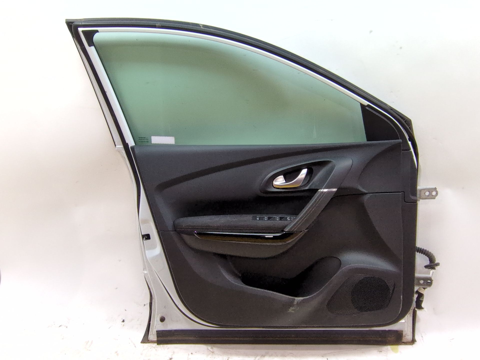 puerta_delantera_izquierda_801016831r_ice_white_bc_ov369_renault_kadjar_ha_hl_1_5_blue_dci_115
