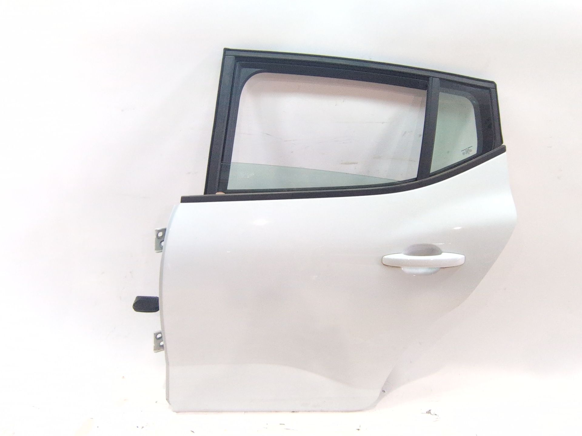 puerta_trasera_izquierda_821014830r_ice_white_bc_ov369_dacia_sandero_iii_1_0_tce_100