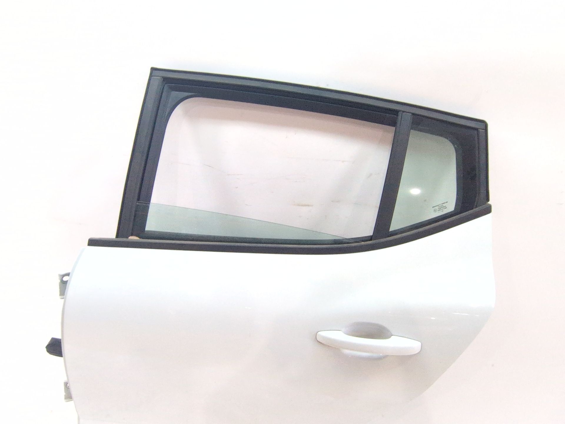 puerta_trasera_izquierda_821014830r_ice_white_bc_ov369_dacia_sandero_iii_1_0_tce_100