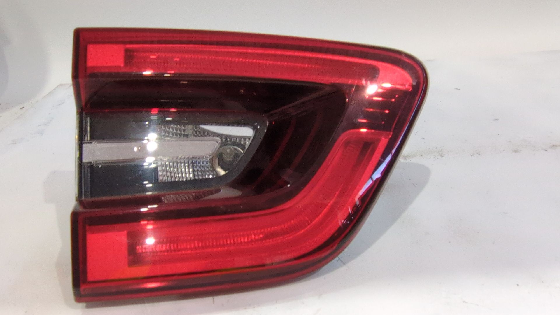 PILOTO TRASERO IZQUIERDO INTERIOR RENAULT KADJAR (HA_ HL_) 1.5 DCI 110 (HLA3)