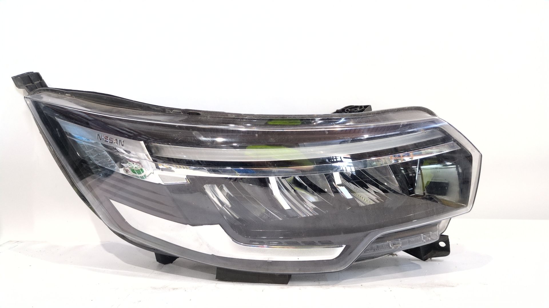 FARO DERECHO NISSAN NV300 FURGONETA (X82) 2.0 DCI 120 - 260105974R