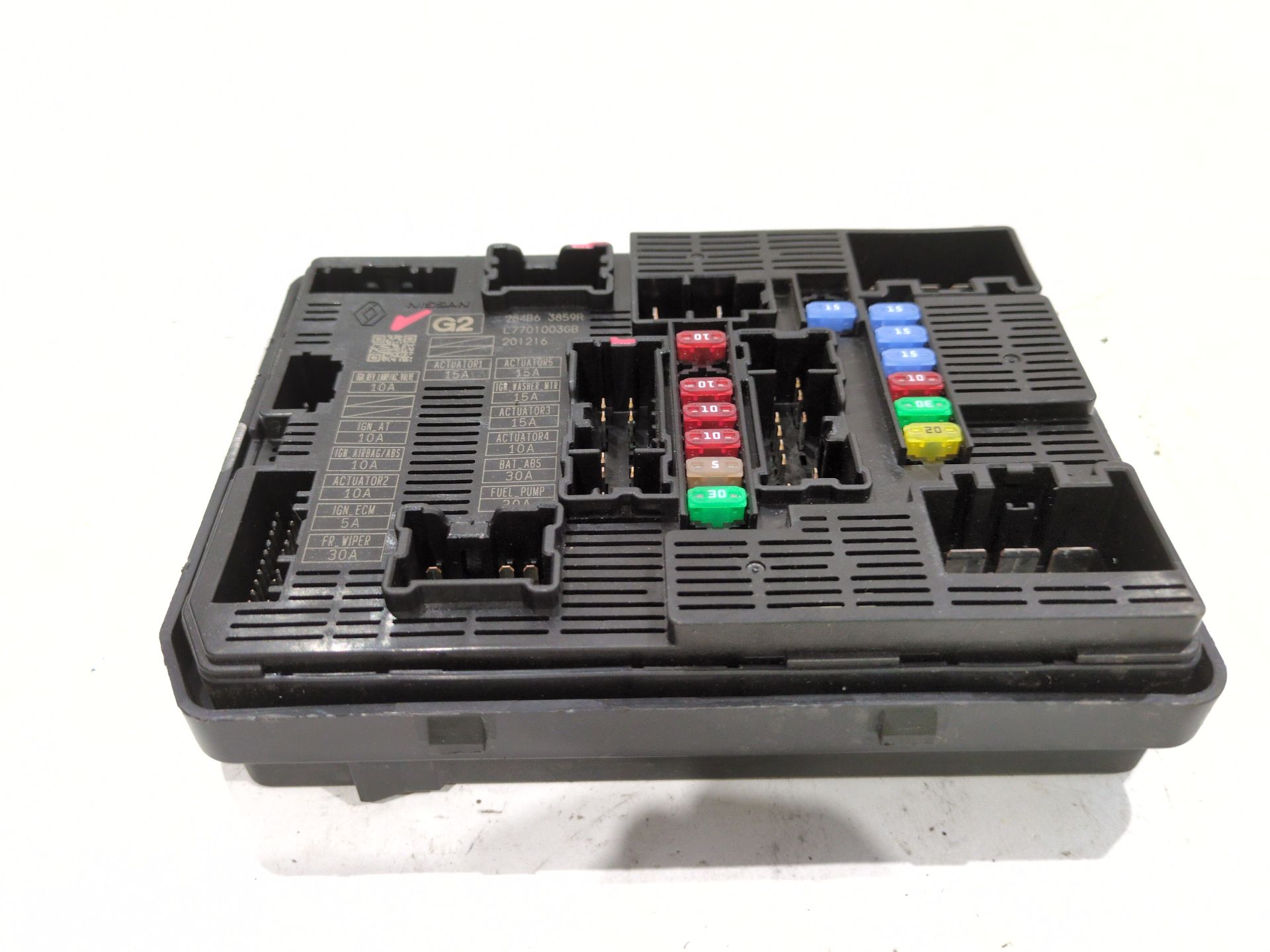 caja_reles_fusibles_284b63859r_nissan_nv300_furgoneta_x82_2_0_dci_120