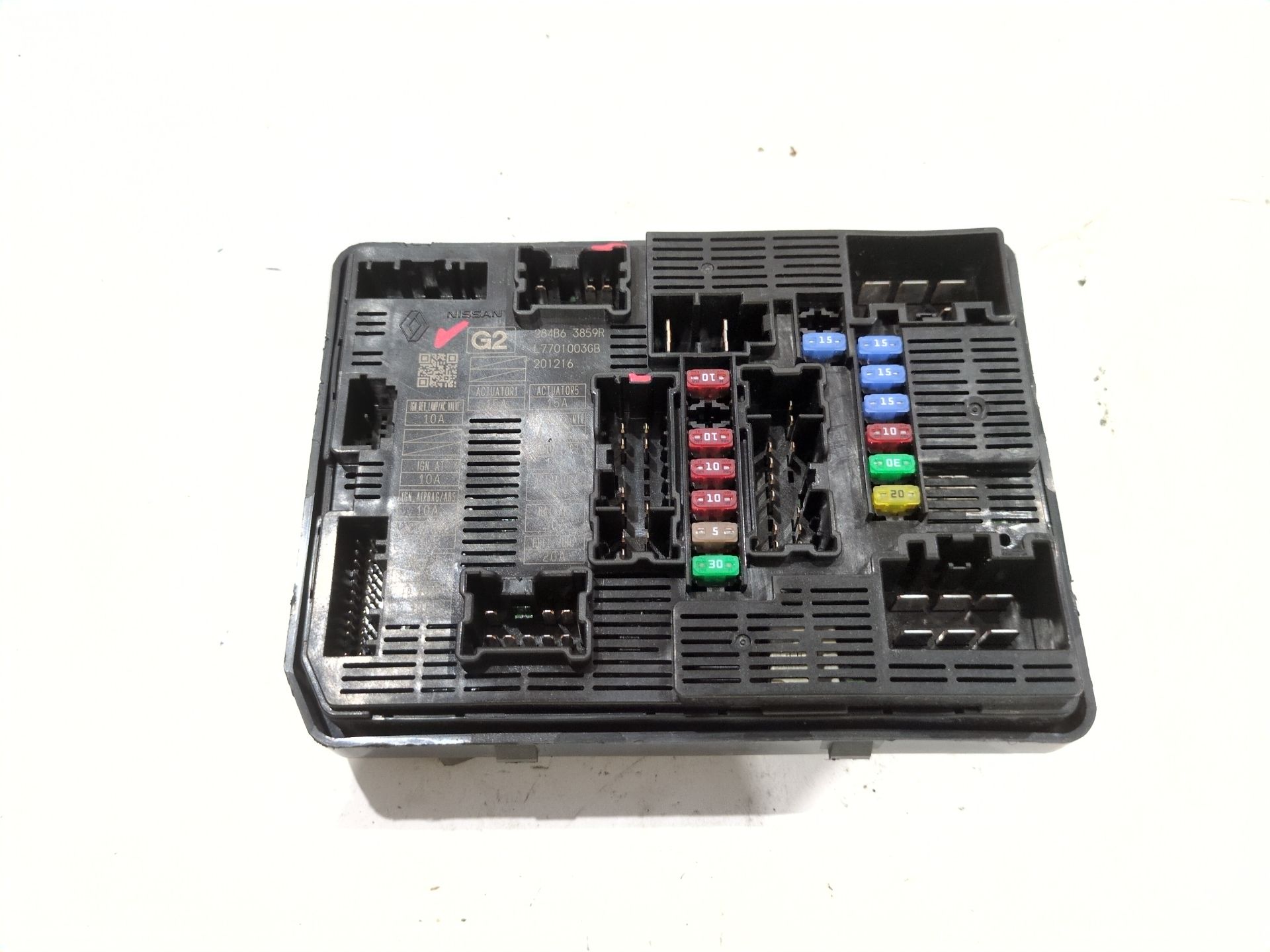 caja_reles_fusibles_284b63859r_nissan_nv300_furgoneta_x82_2_0_dci_120
