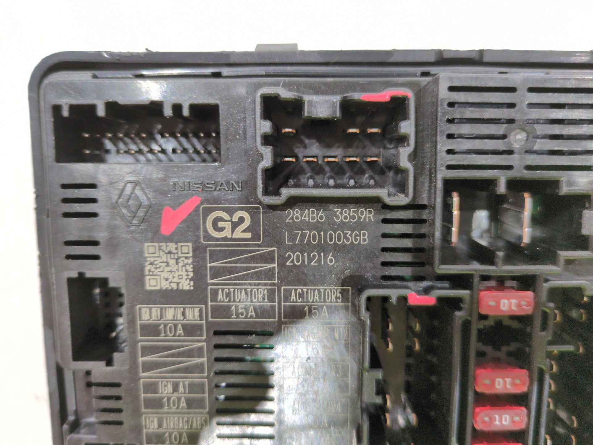 caja_reles_fusibles_284b63859r_nissan_nv300_furgoneta_x82_2_0_dci_120