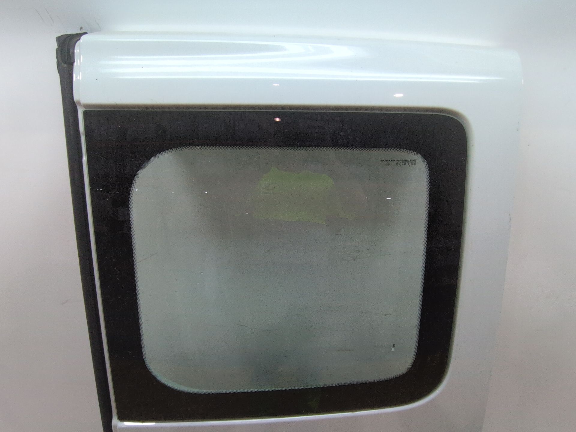 puerta_de_carga_trasera_derecha_9340500q0l_nissan_nv300_furgoneta_x82_2_0_dci_120