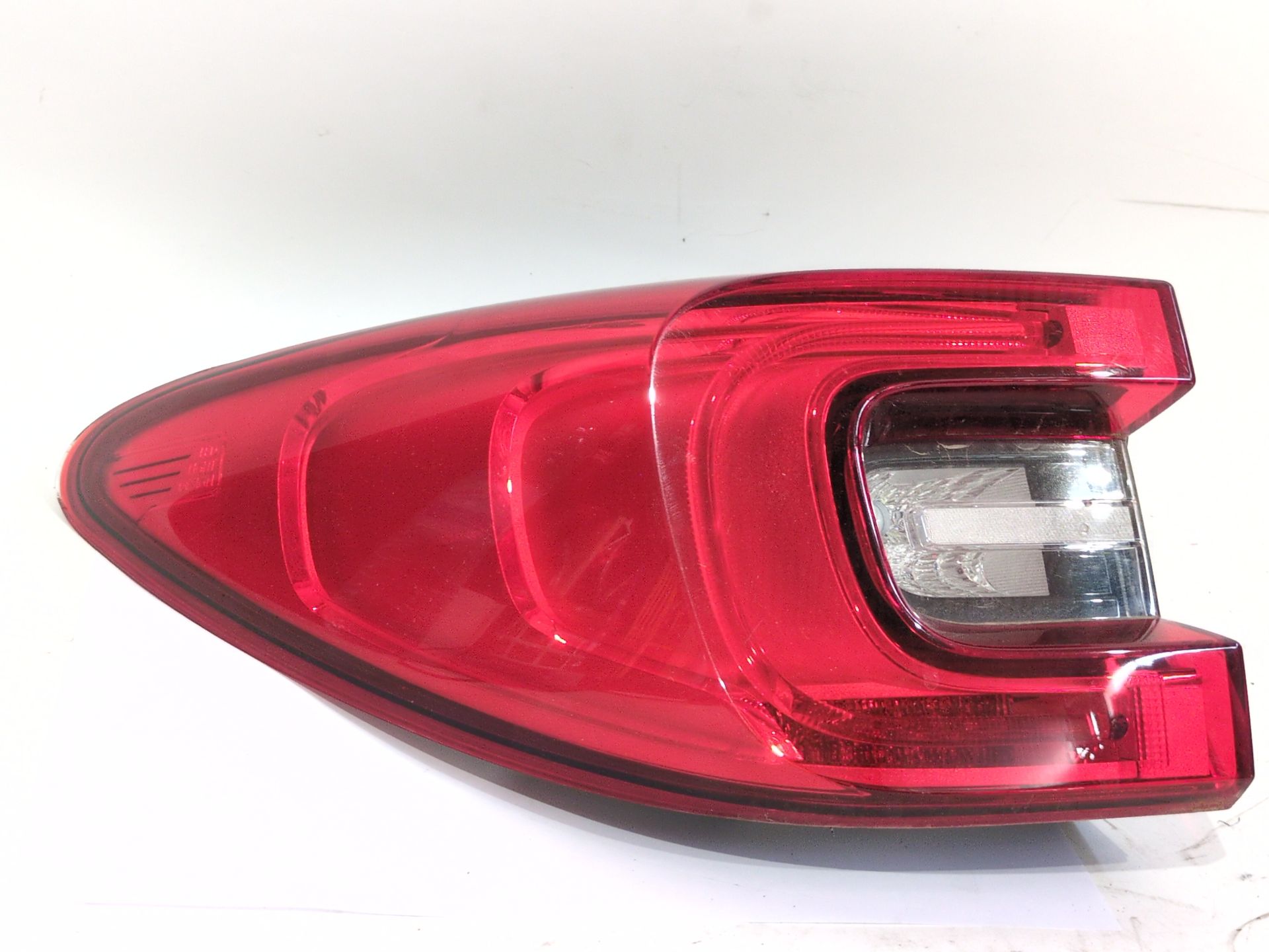 piloto_trasero_izquierdo_exterior_265552789r_renault_kadjar_ha_hl_1_3_tce_140