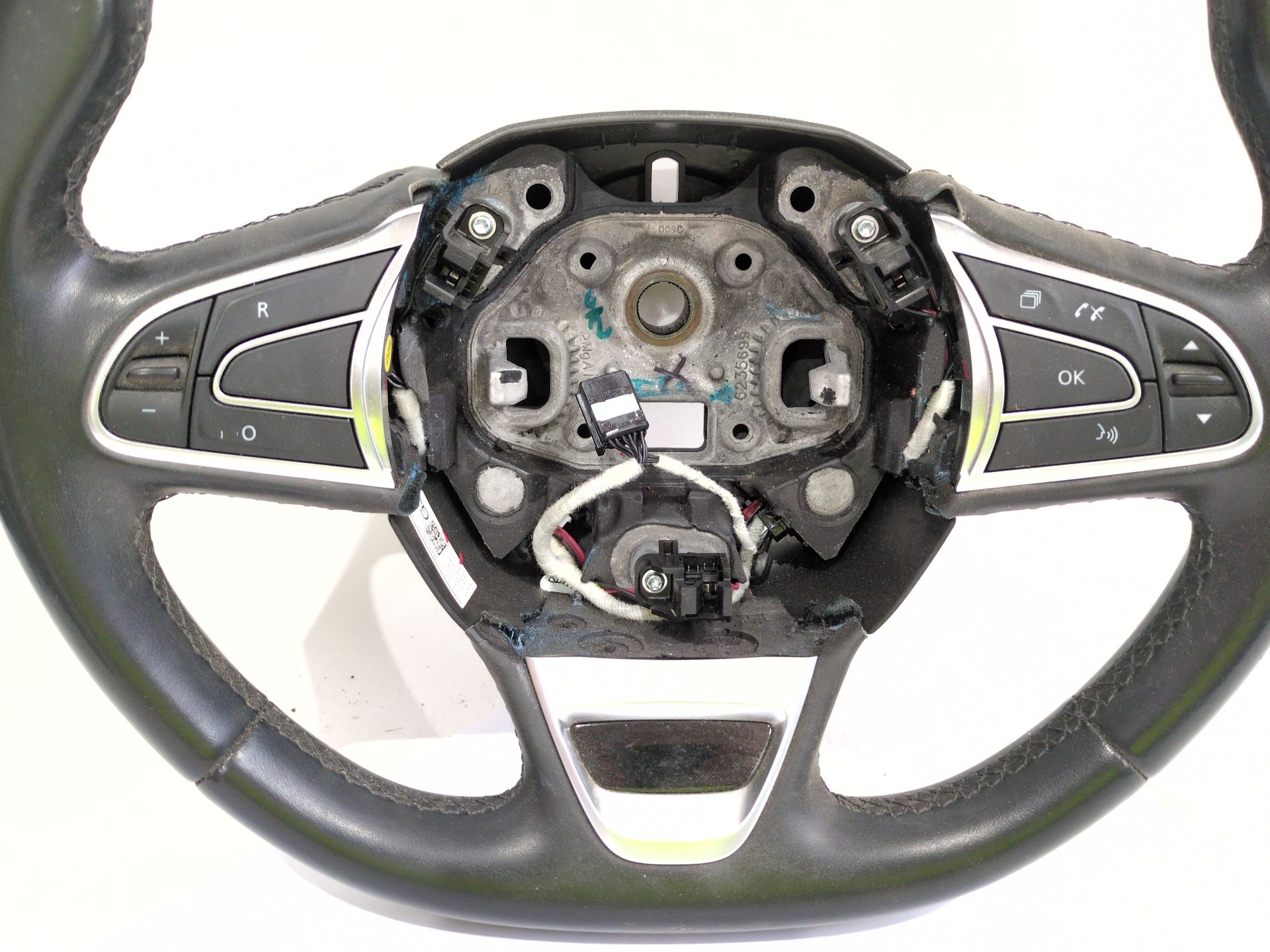 volante_484003952r_renault_kadjar_ha_hl_1_3_tce_140