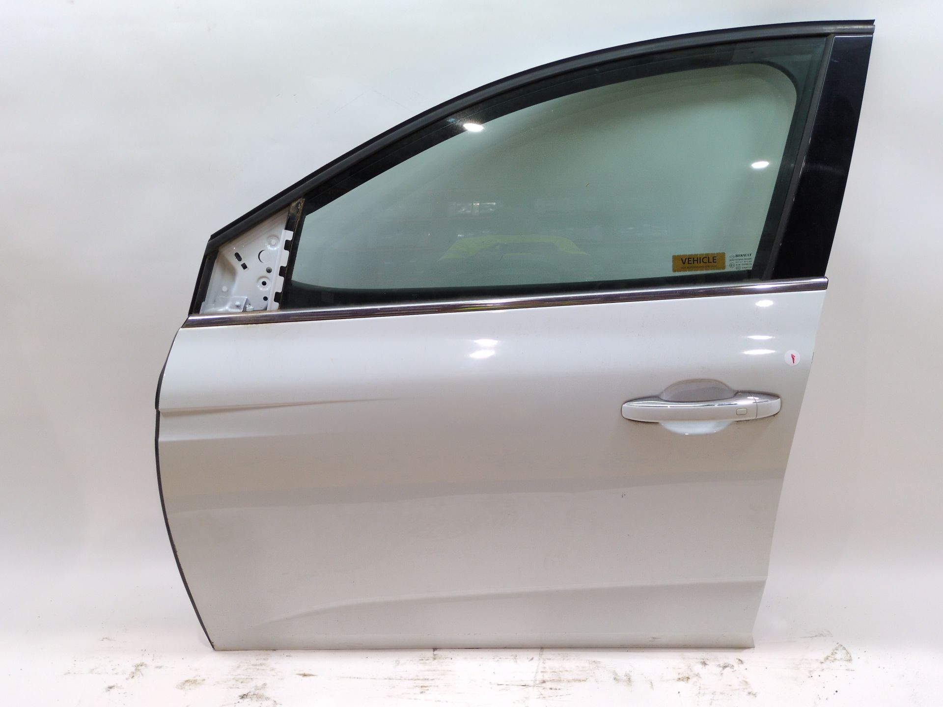 PUERTA DELANTERA IZQUIERDA RENAULT MEGANE IV HATCHBACK (B9A/M/N_) 1.6 E-TECH 160 (B9NH)