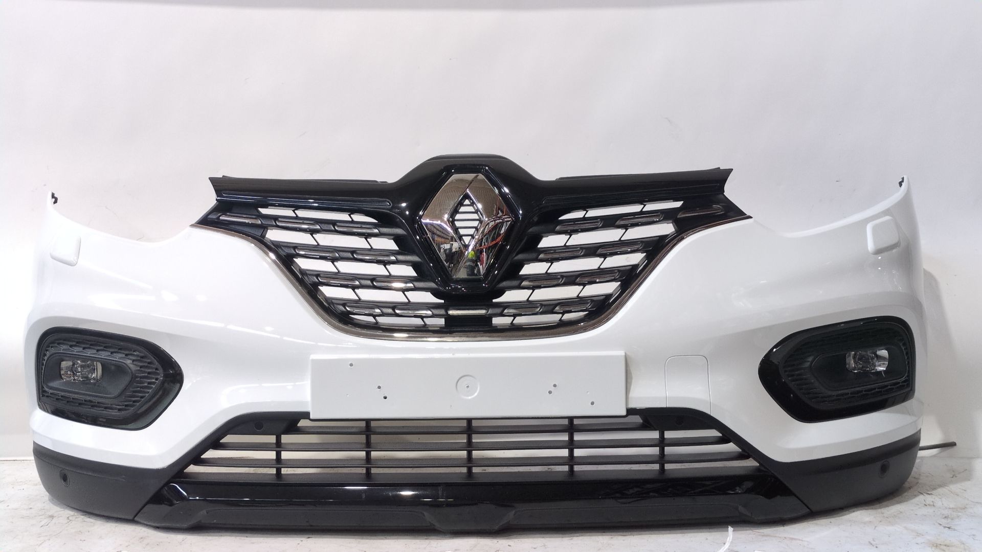 PARAGOLPES DELANTERO RENAULT KADJAR (HA_ HL_) 1.5 BLUE DCI 115