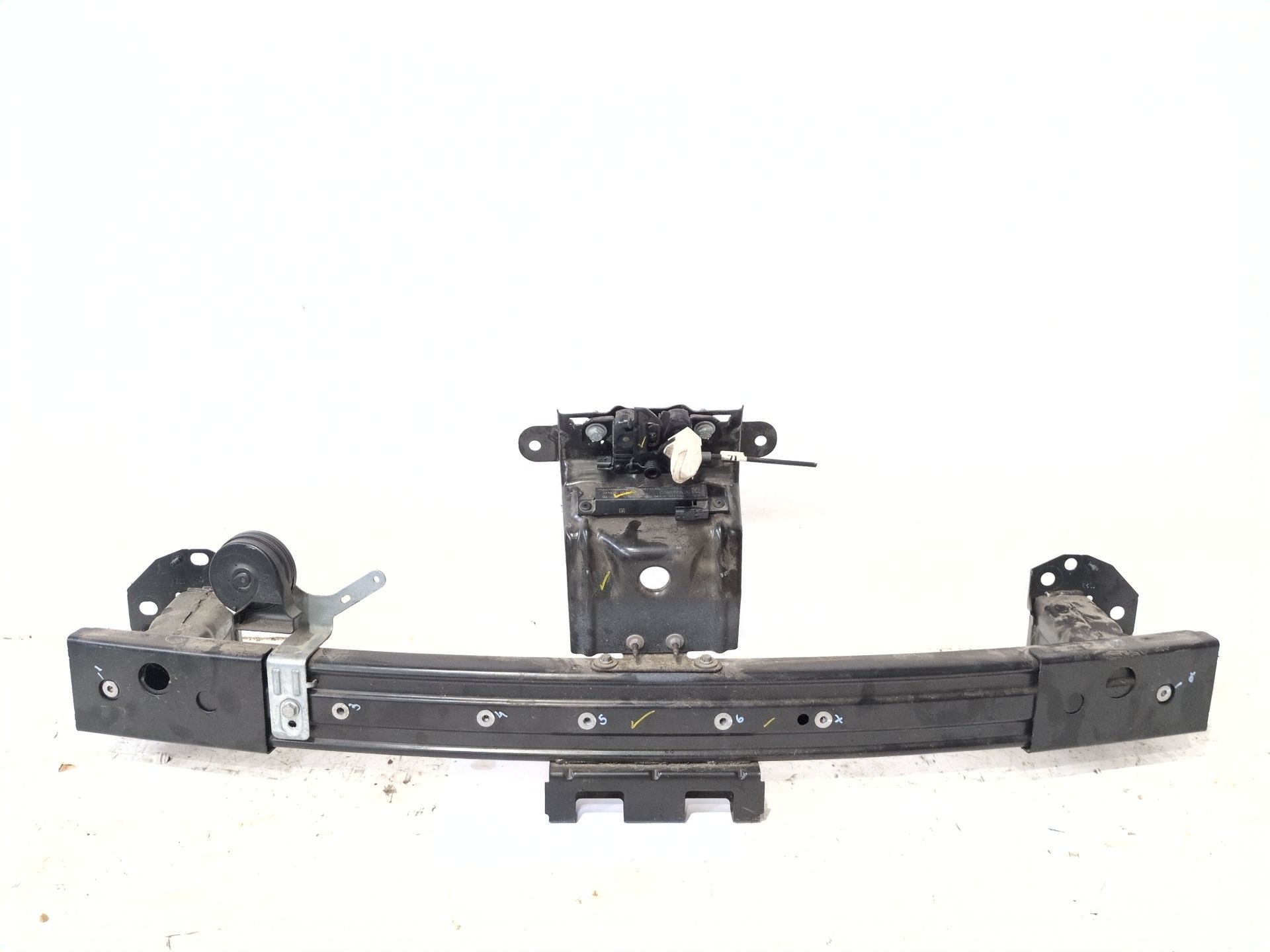 refuerzo_paragolpes_delantero_752103198r_renault_captur_ii_hf_e_tech_160