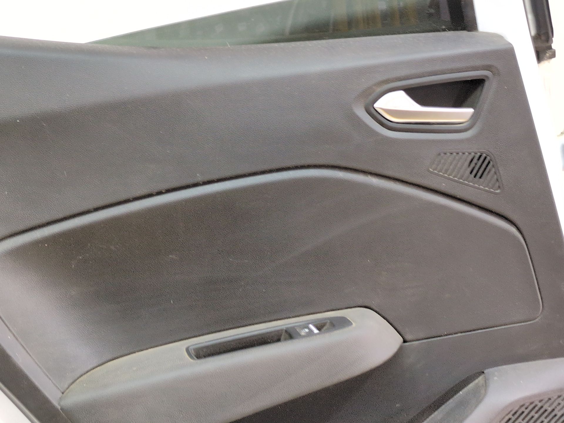puerta_trasera_izquierda_821014363r_ice_white_bc_ov369_renault_clio_v_b7_1_5_blue_dci_115_b7ad