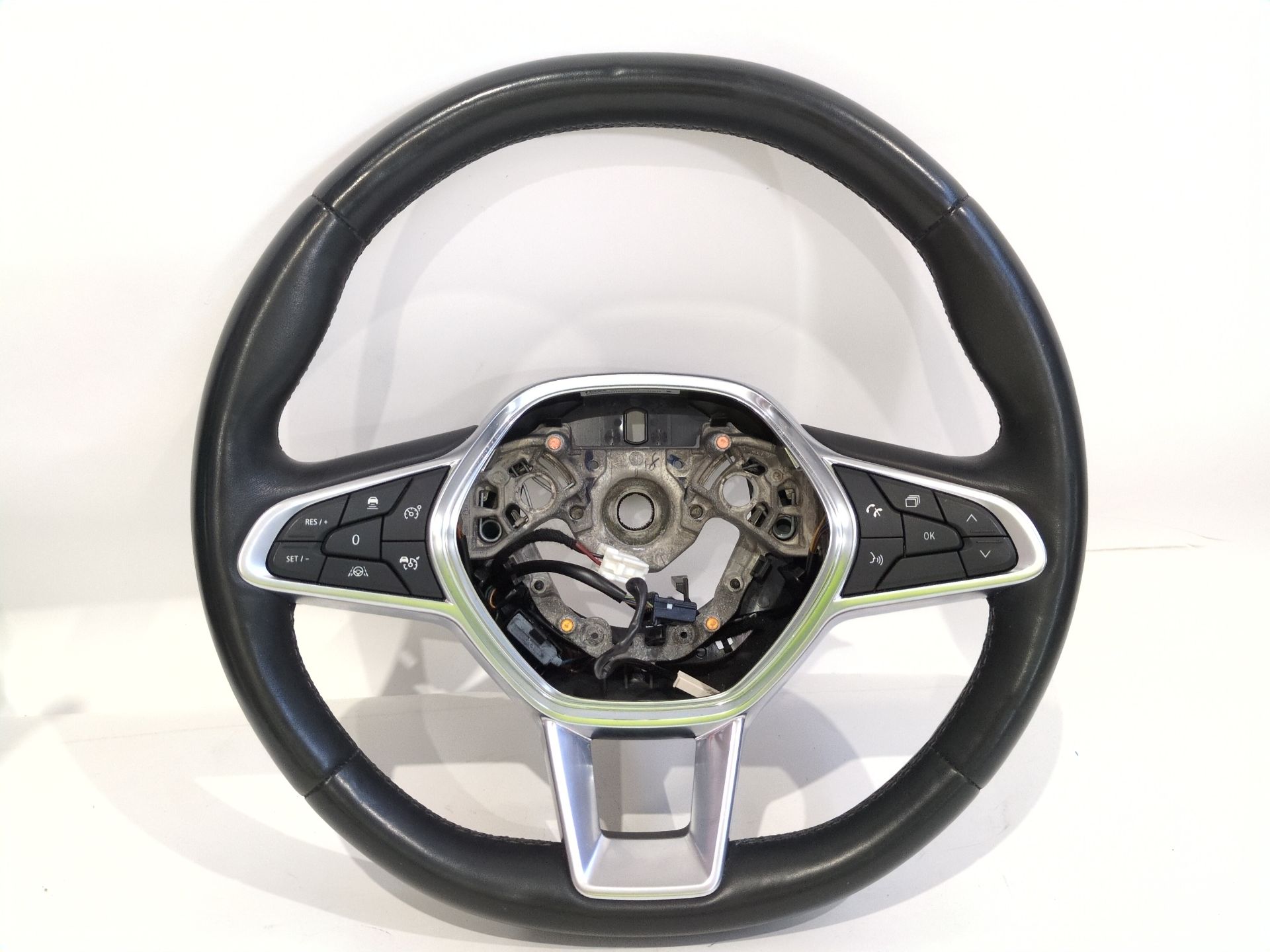 volante_484000406r_renault_arkana_i_lcm_ldn_1_6_e_tech_145_ldmu